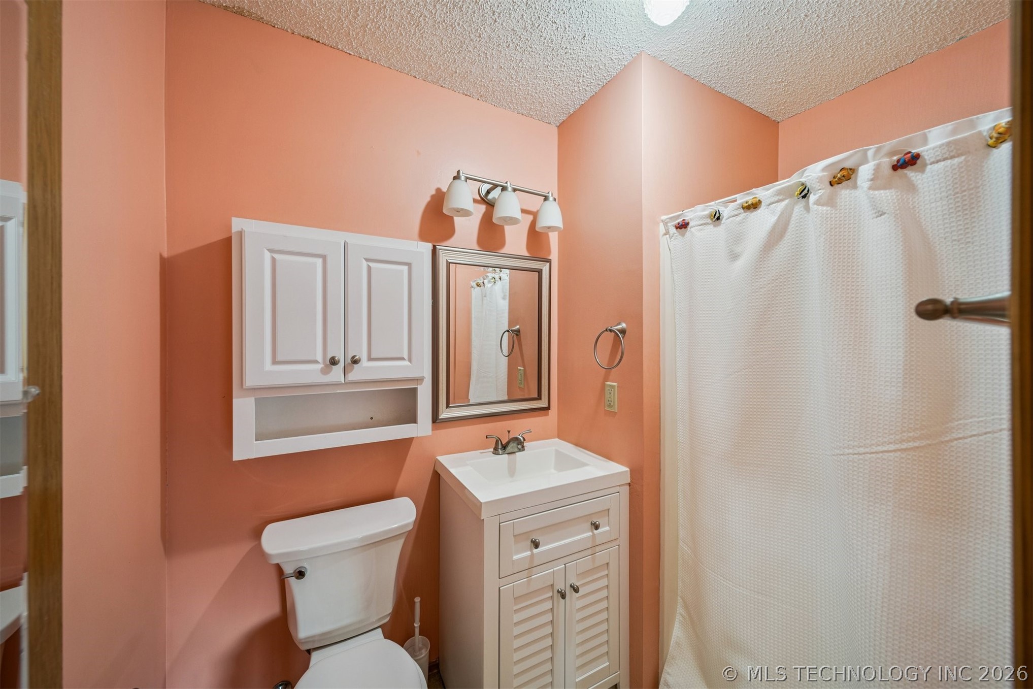 2 E Walnut Street Property Photo 30