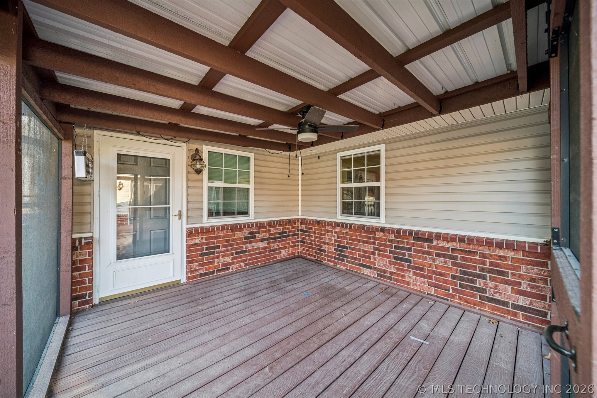 2 E Walnut Street Property Photo 33