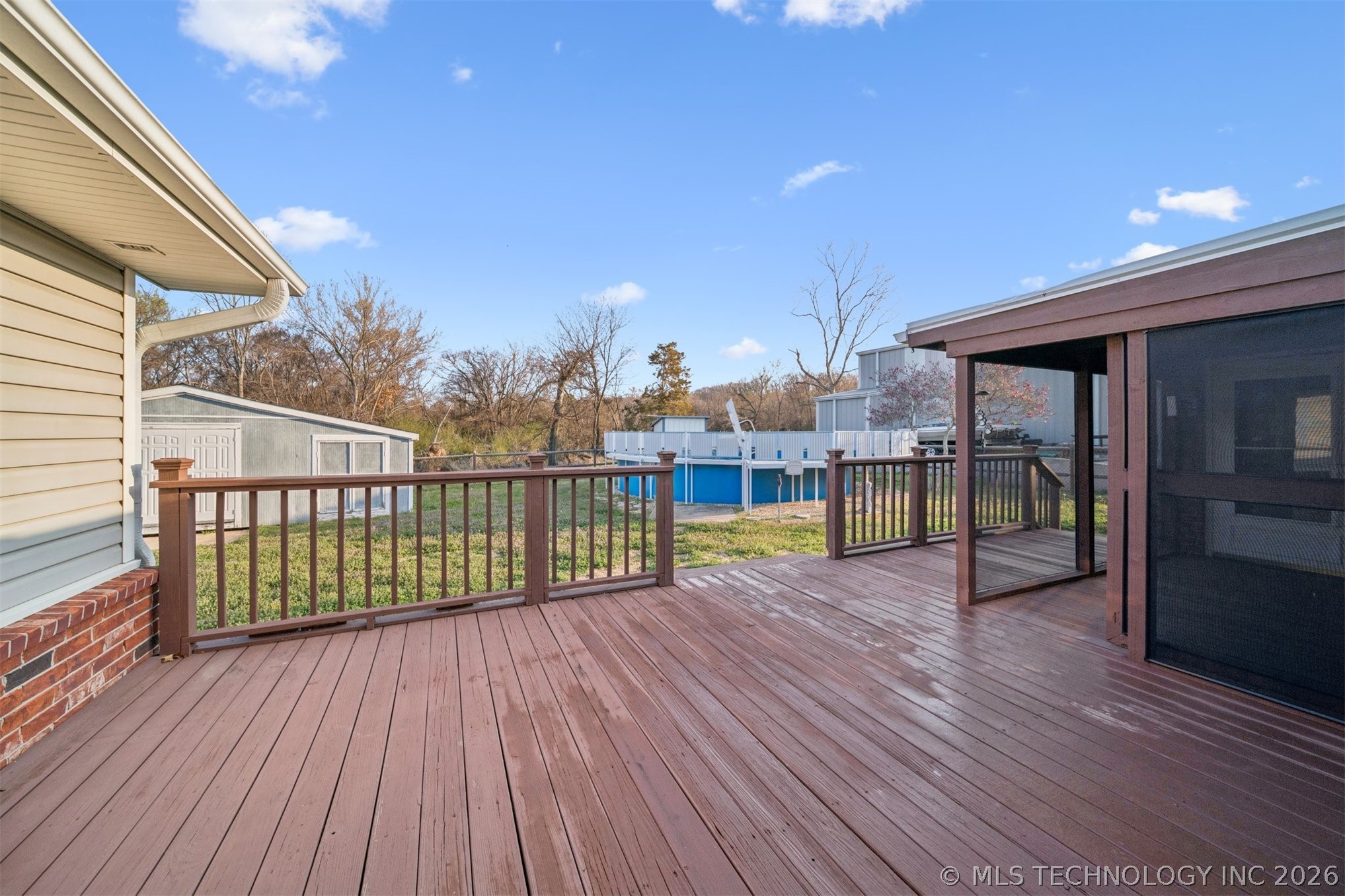 2 E Walnut Street Property Photo 34