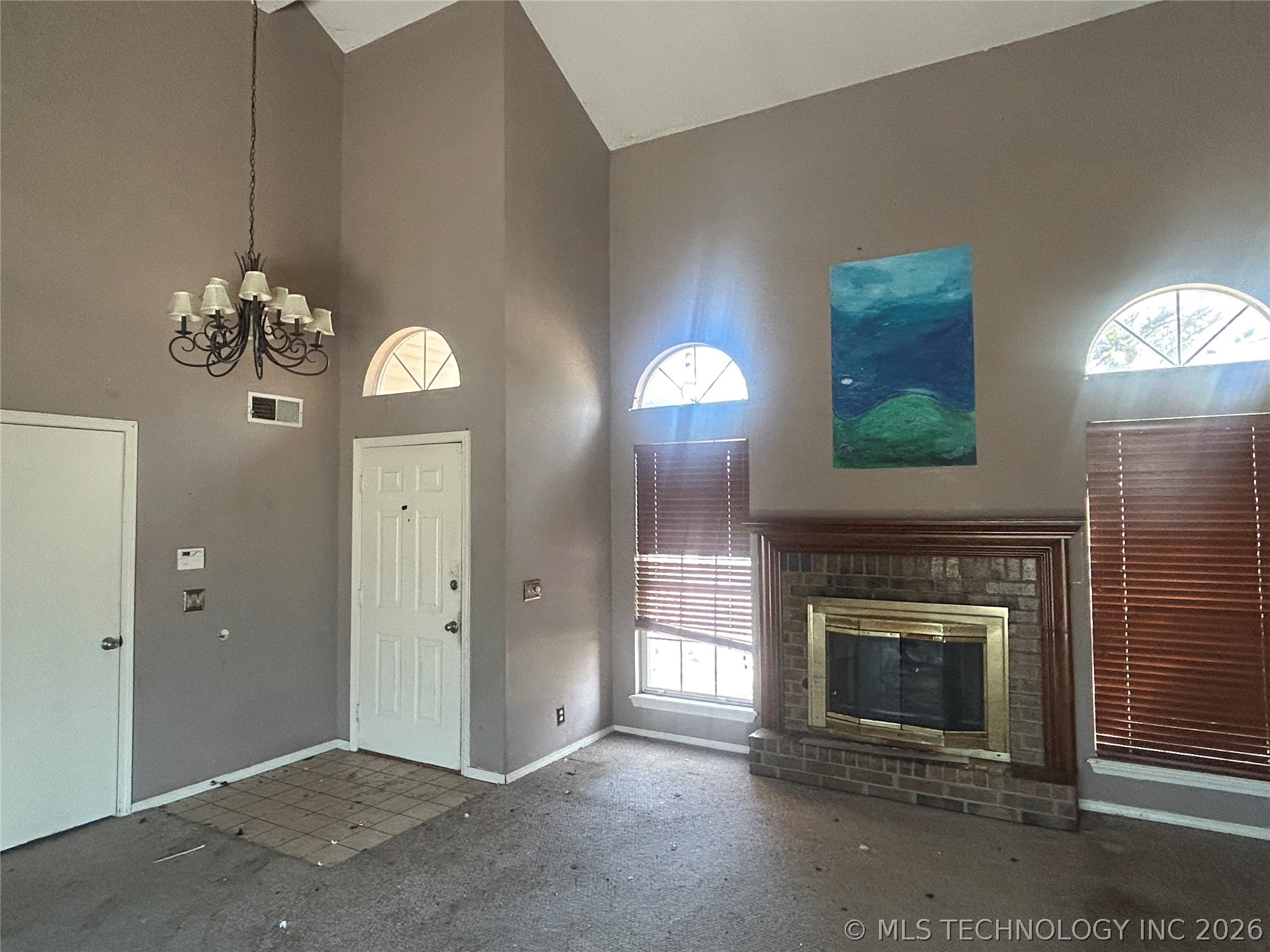 3112 S Maple Avenue Property Photo 2