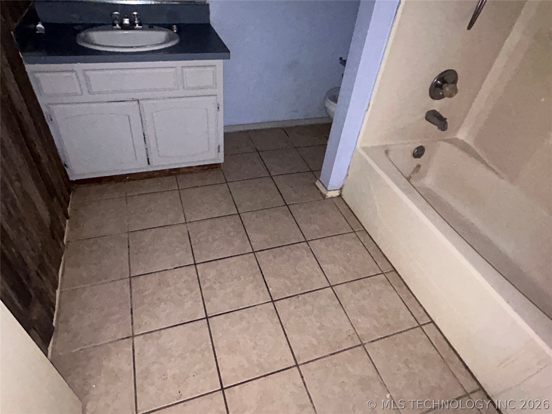 3112 S Maple Avenue Property Photo 10