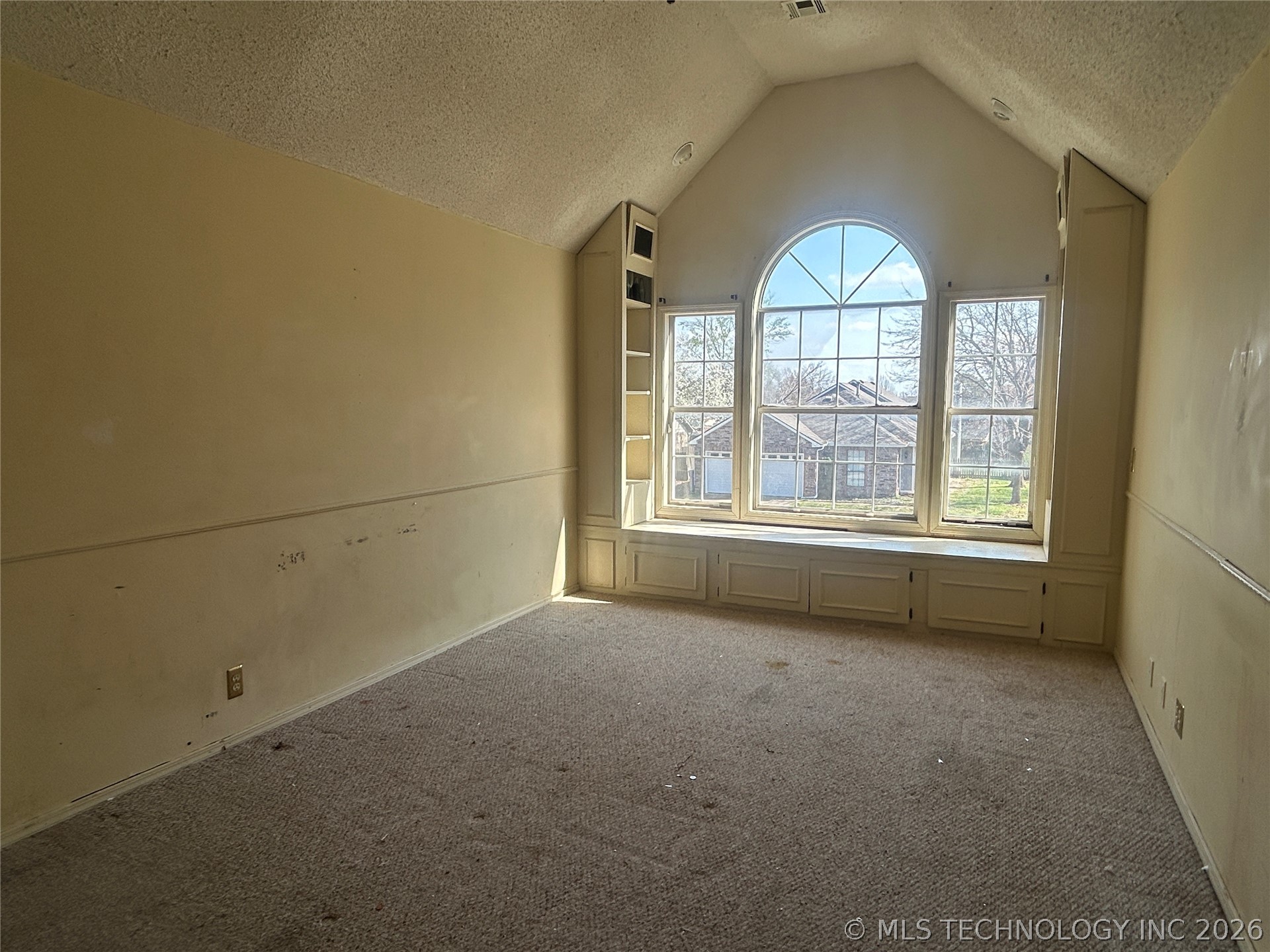 3112 S Maple Avenue Property Photo 14
