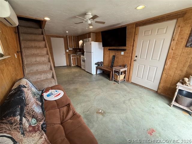 1501 Crestview Drive Property Photo 7