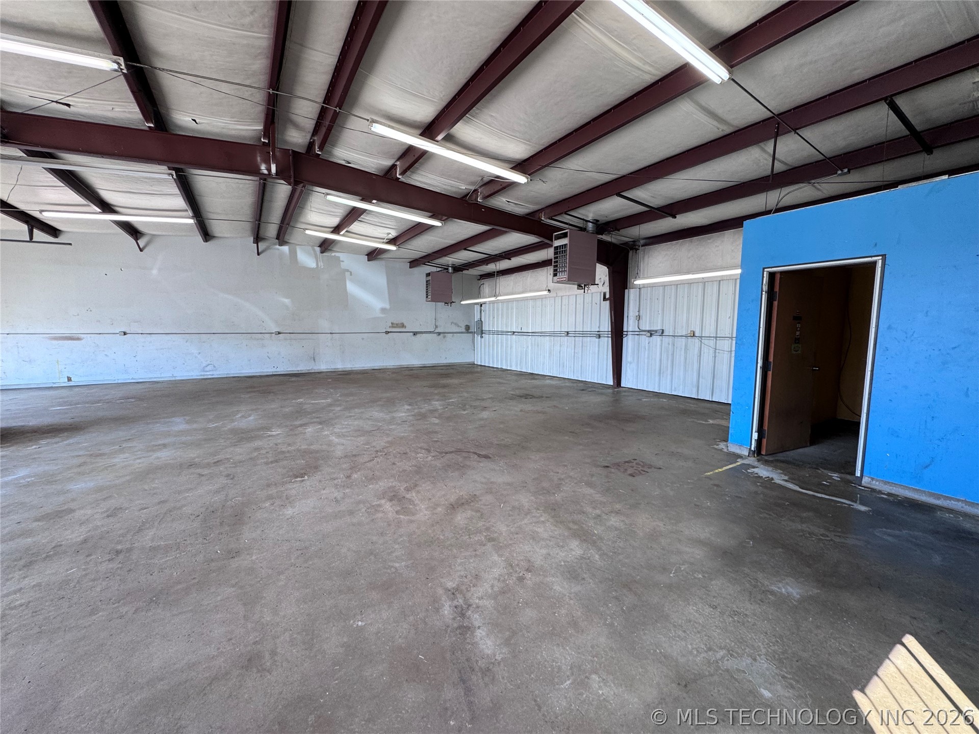 102 S 111th East Avenue Property Photo 4