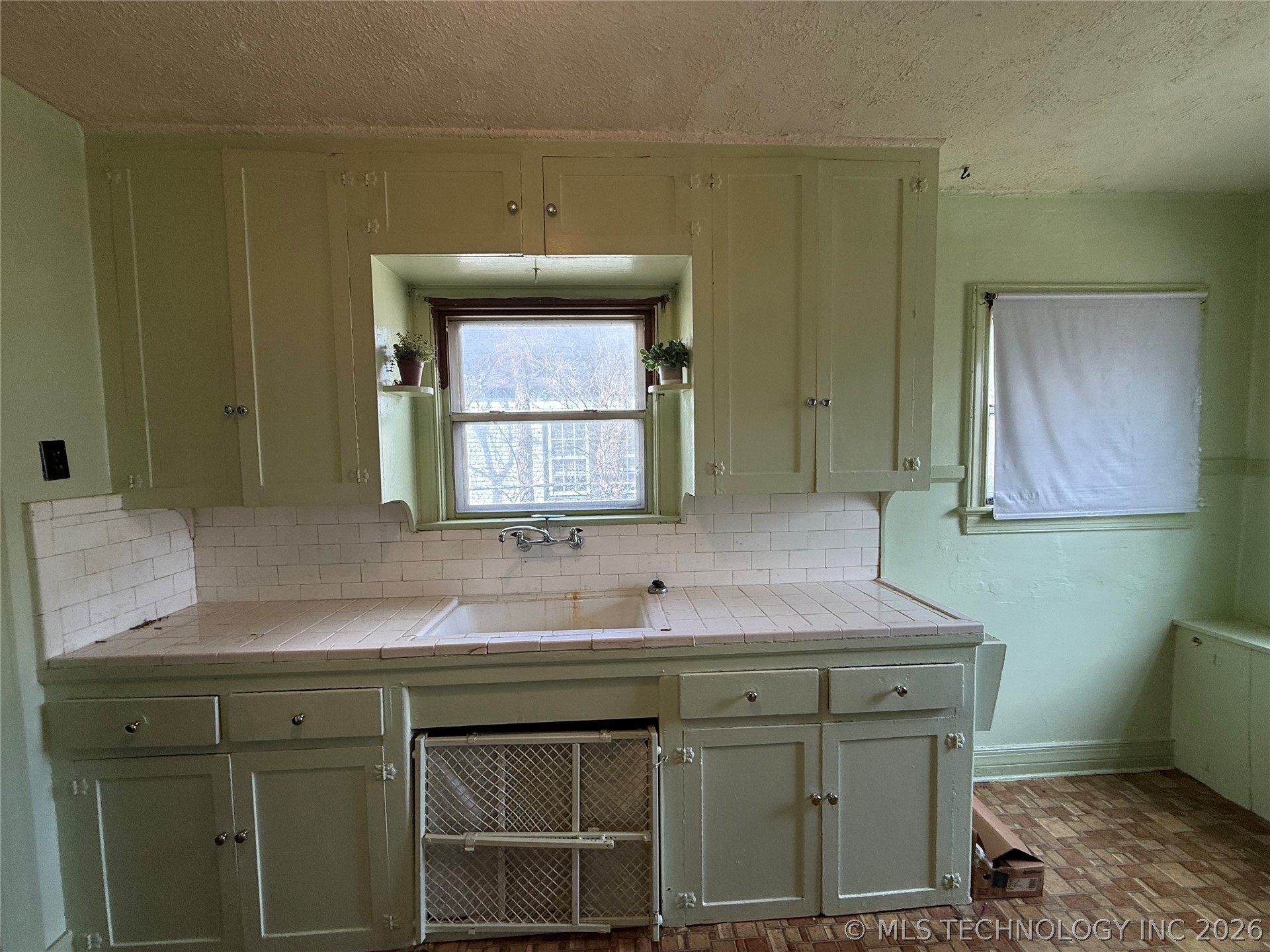 1961 N Boston Place Property Photo 3