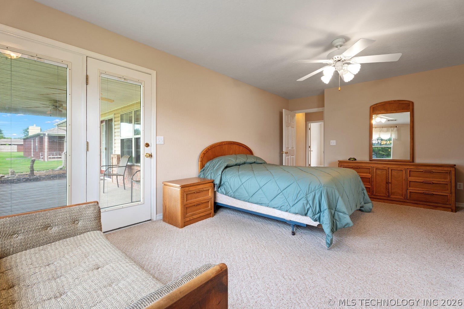 707 E 10th Street Property Photo 16