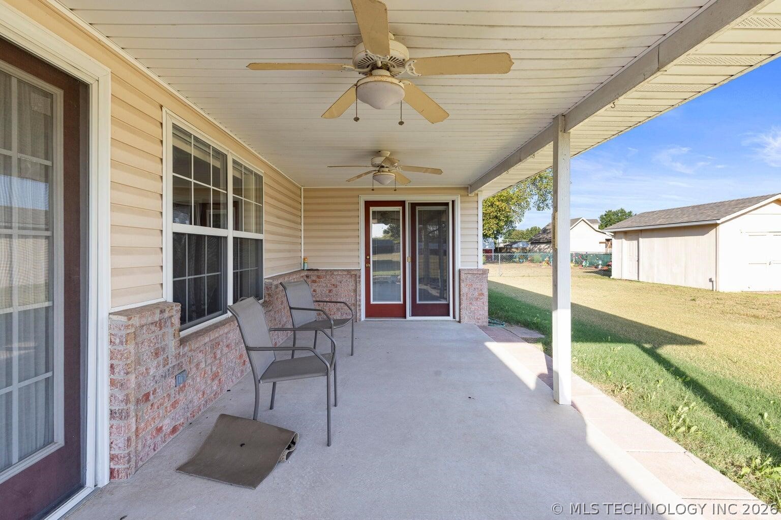 707 E 10th Street Property Photo 28