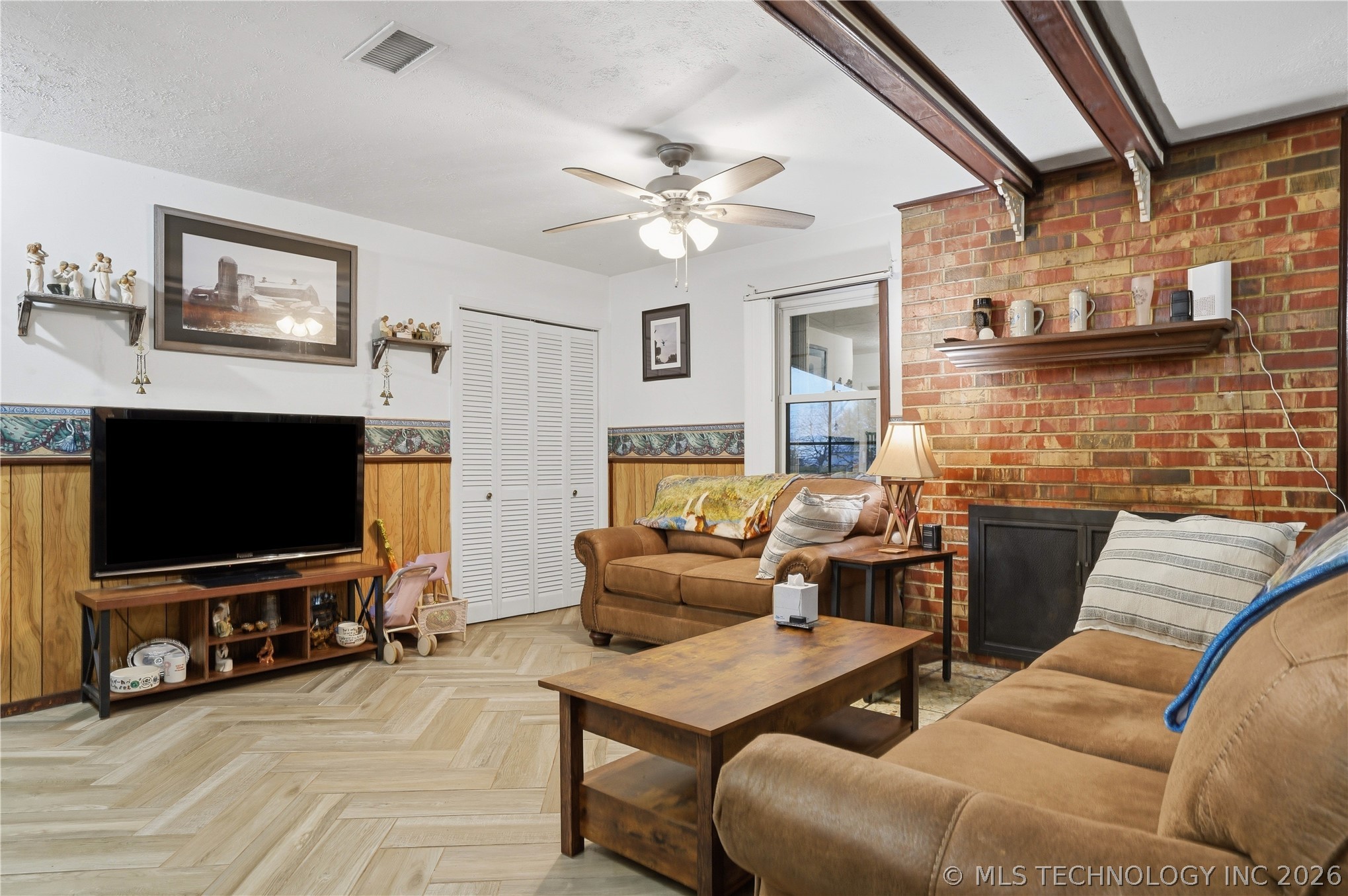 1707 N Maple Street Property Photo 5