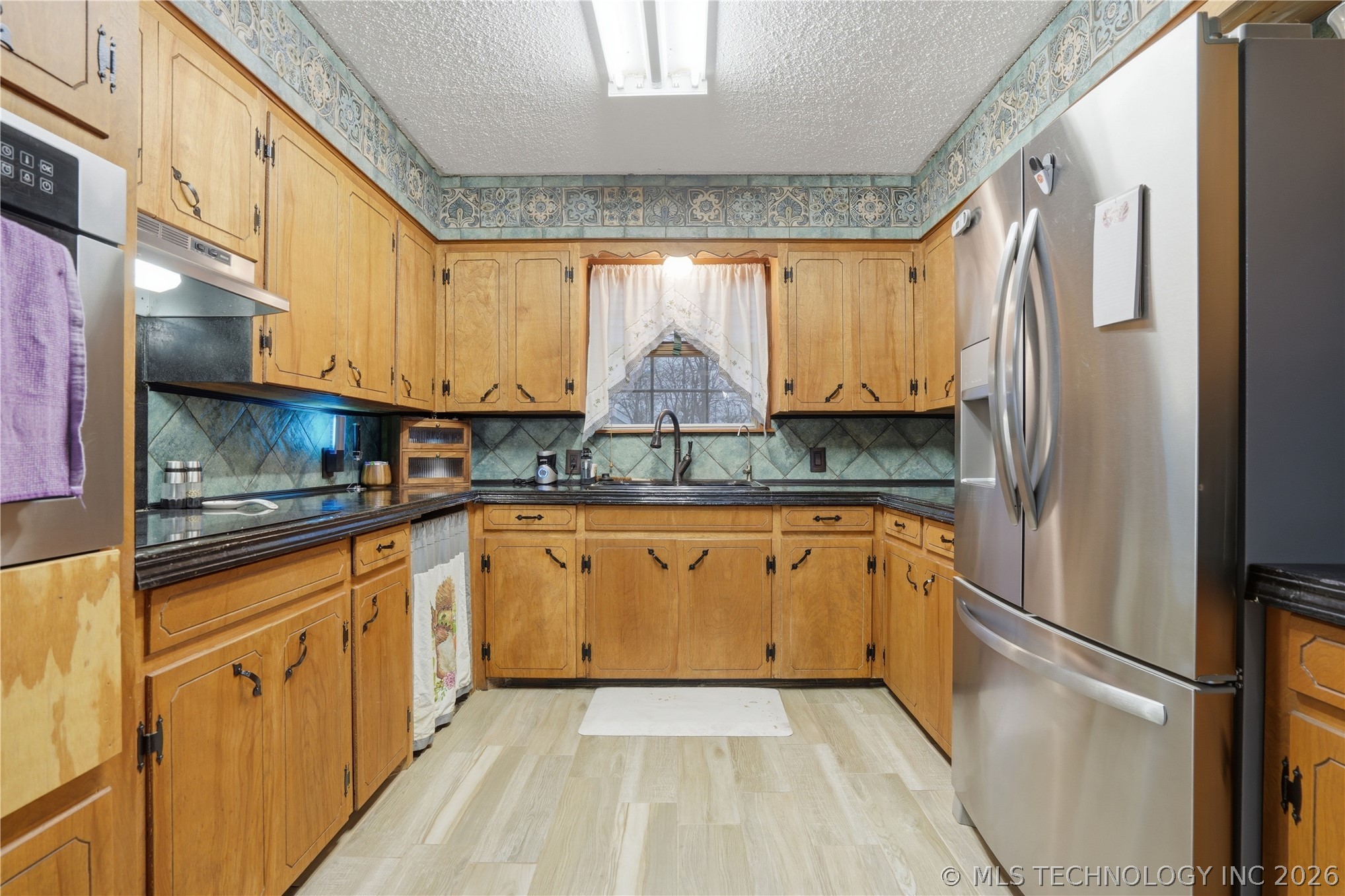 1707 N Maple Street Property Photo 9