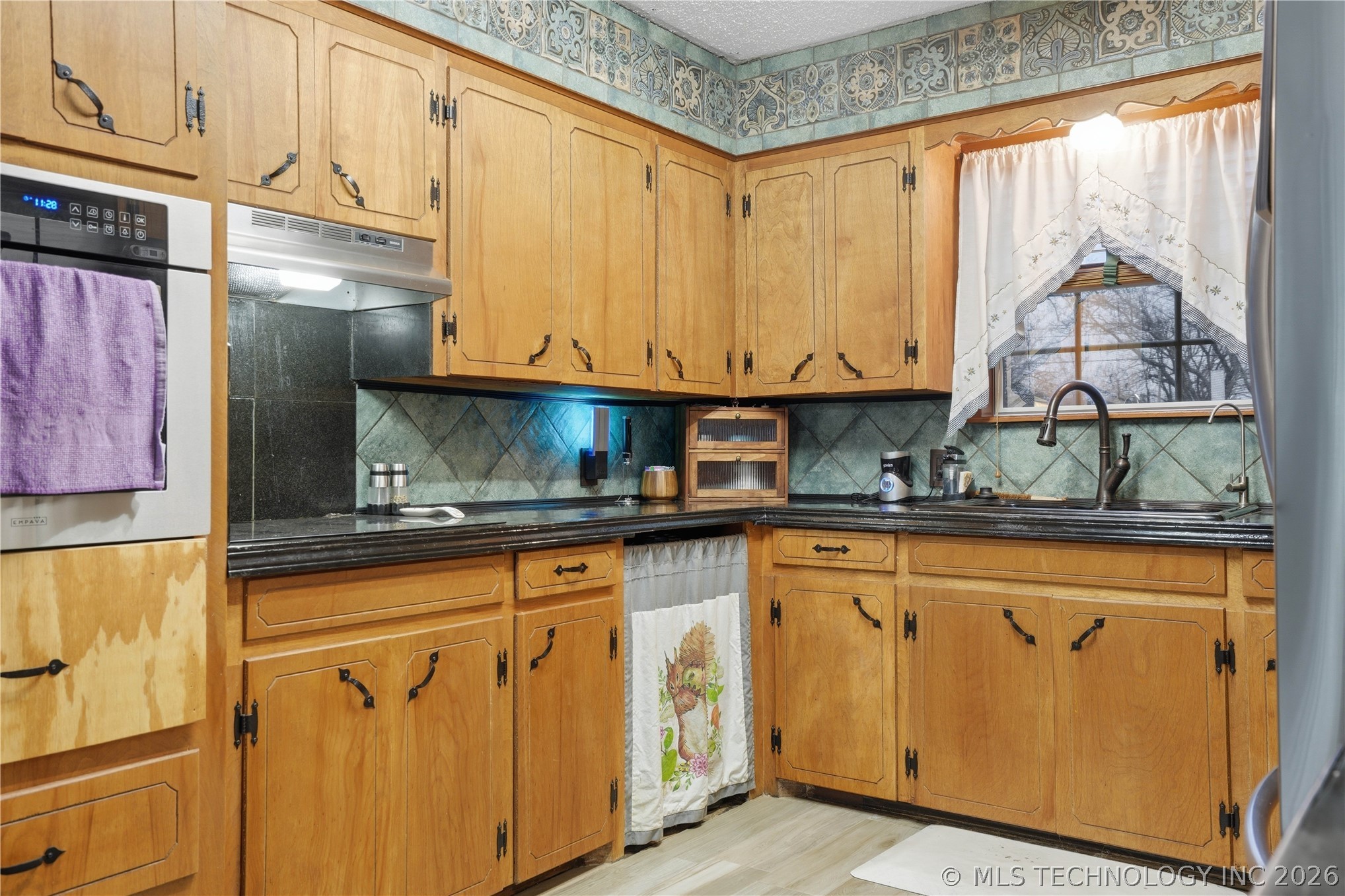 1707 N Maple Street Property Photo 10