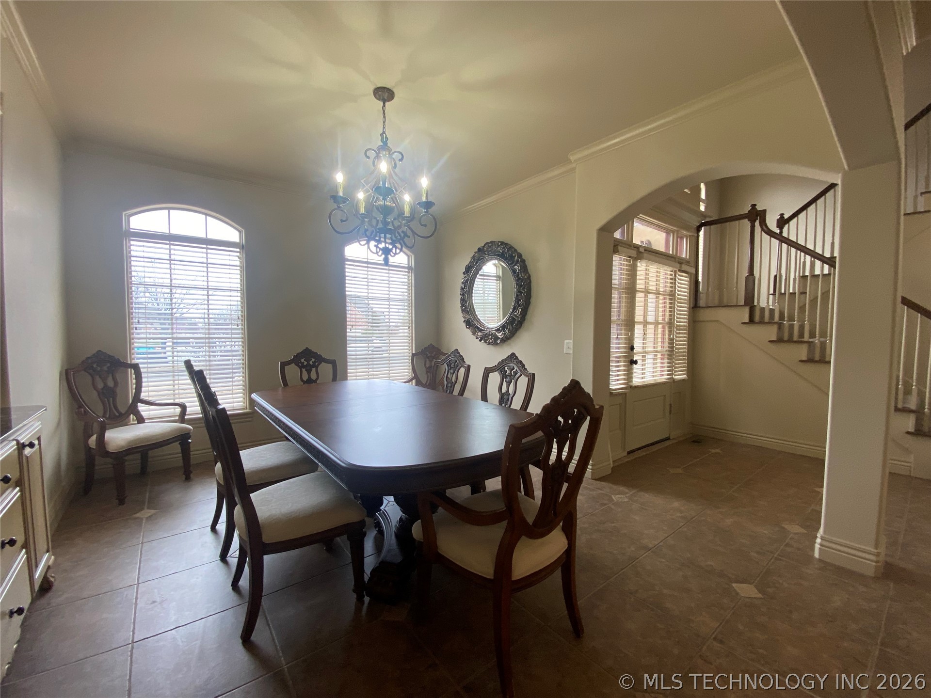 3605 N Narcissus Avenue Property Photo 6
