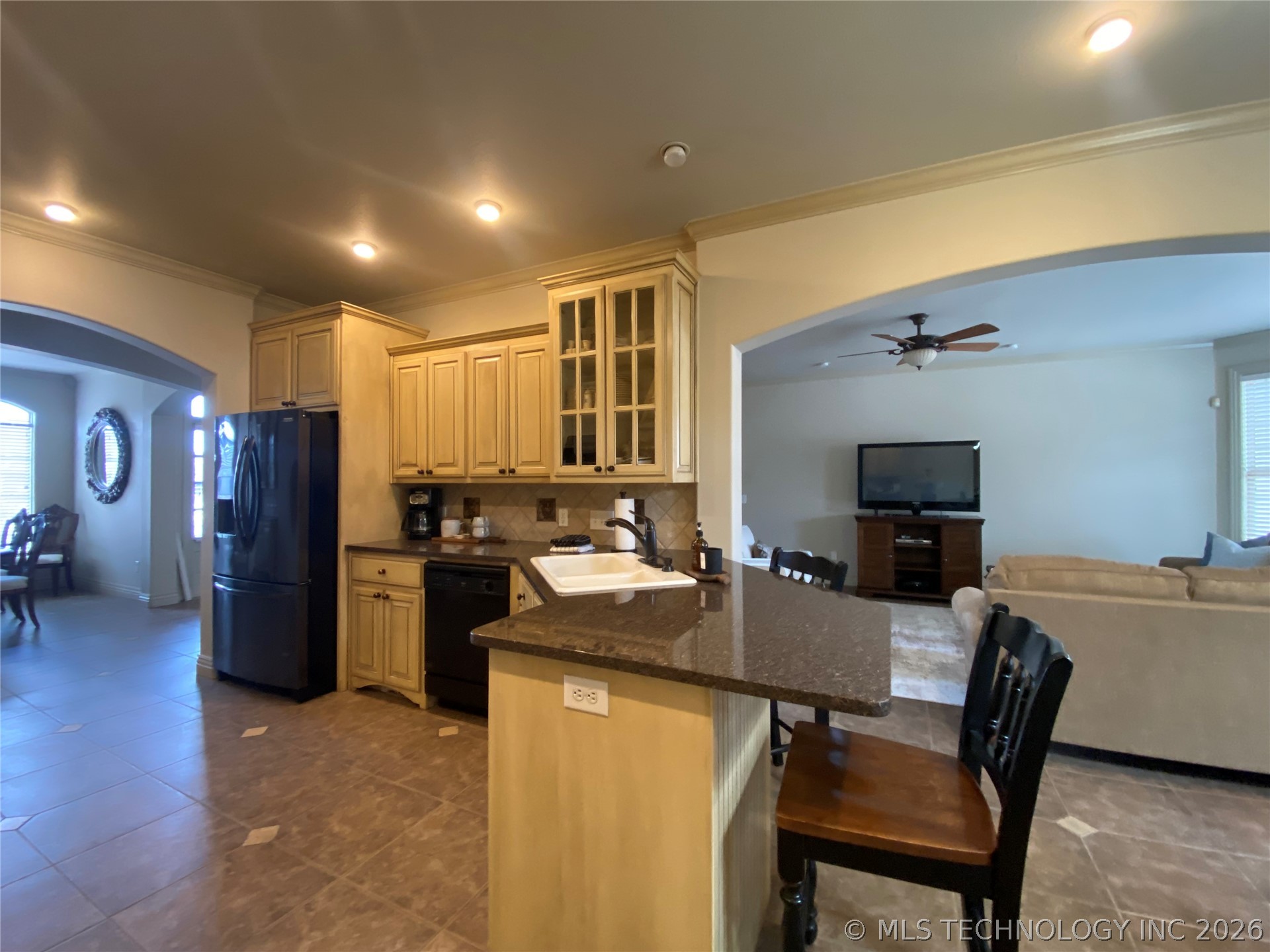 3605 N Narcissus Avenue Property Photo 12