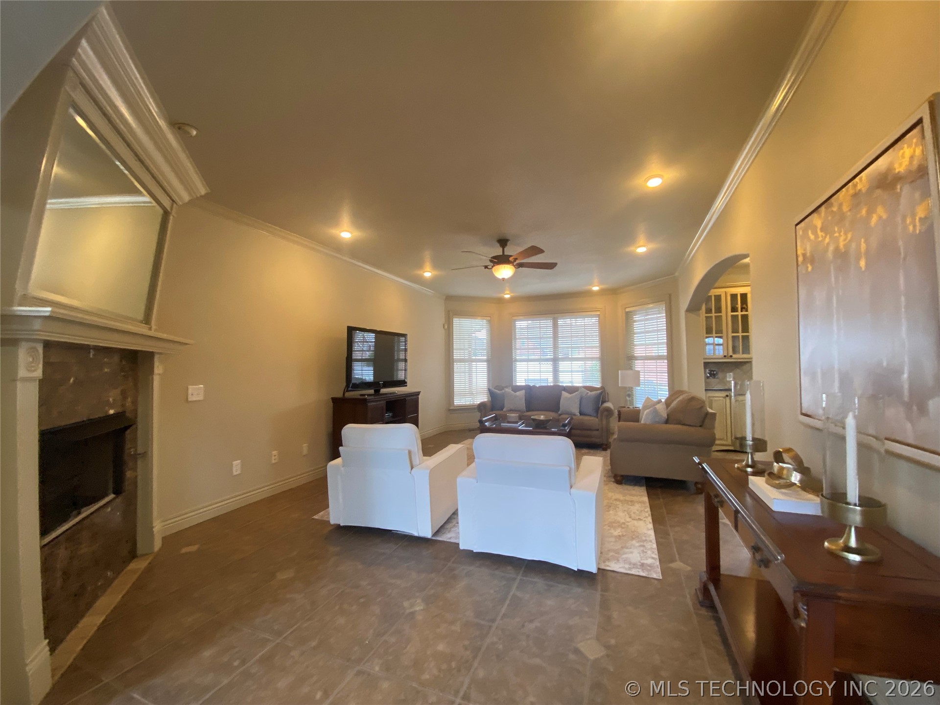 3605 N Narcissus Avenue Property Photo 19