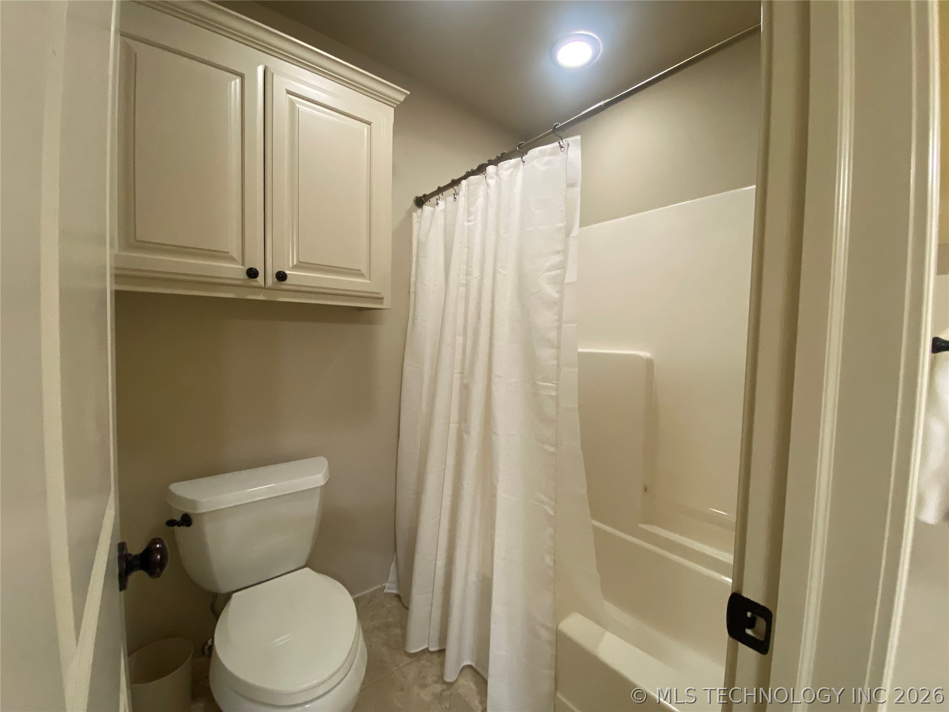 3605 N Narcissus Avenue Property Photo 46