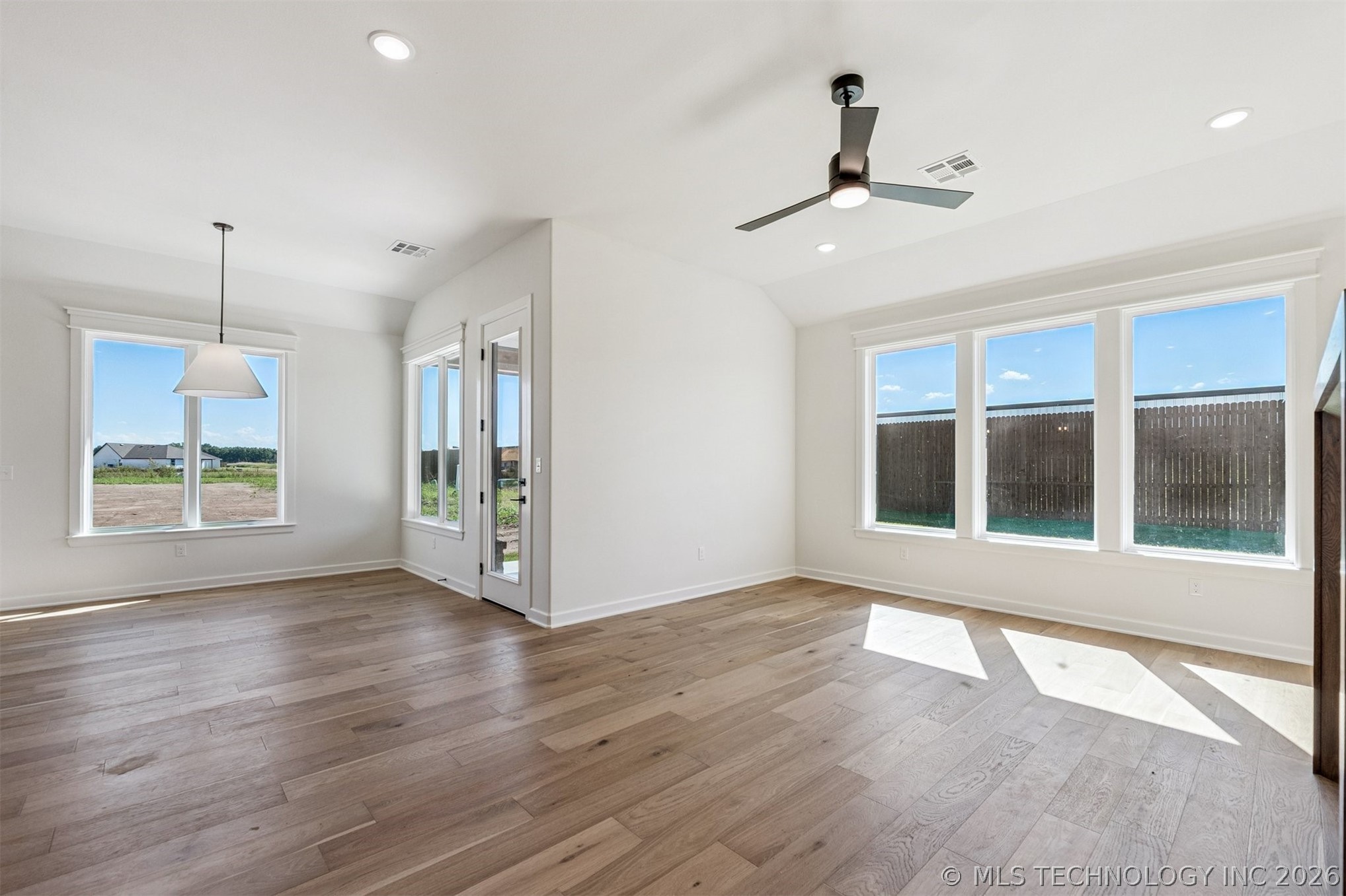 9730 E 132nd Street Property Photo 15