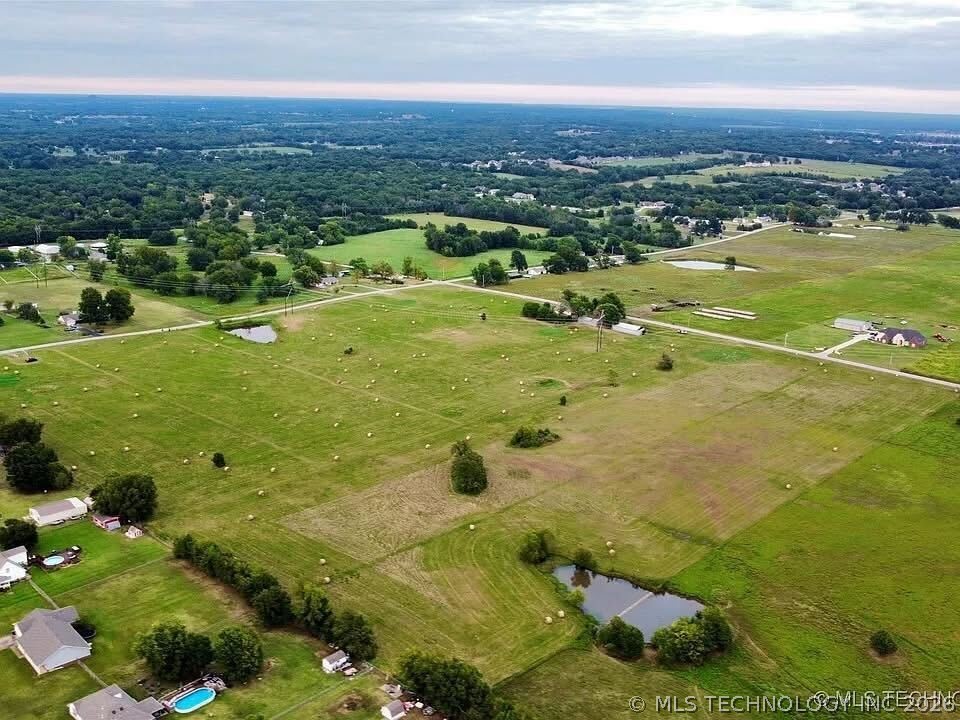 E 480 Road Property Photo 4