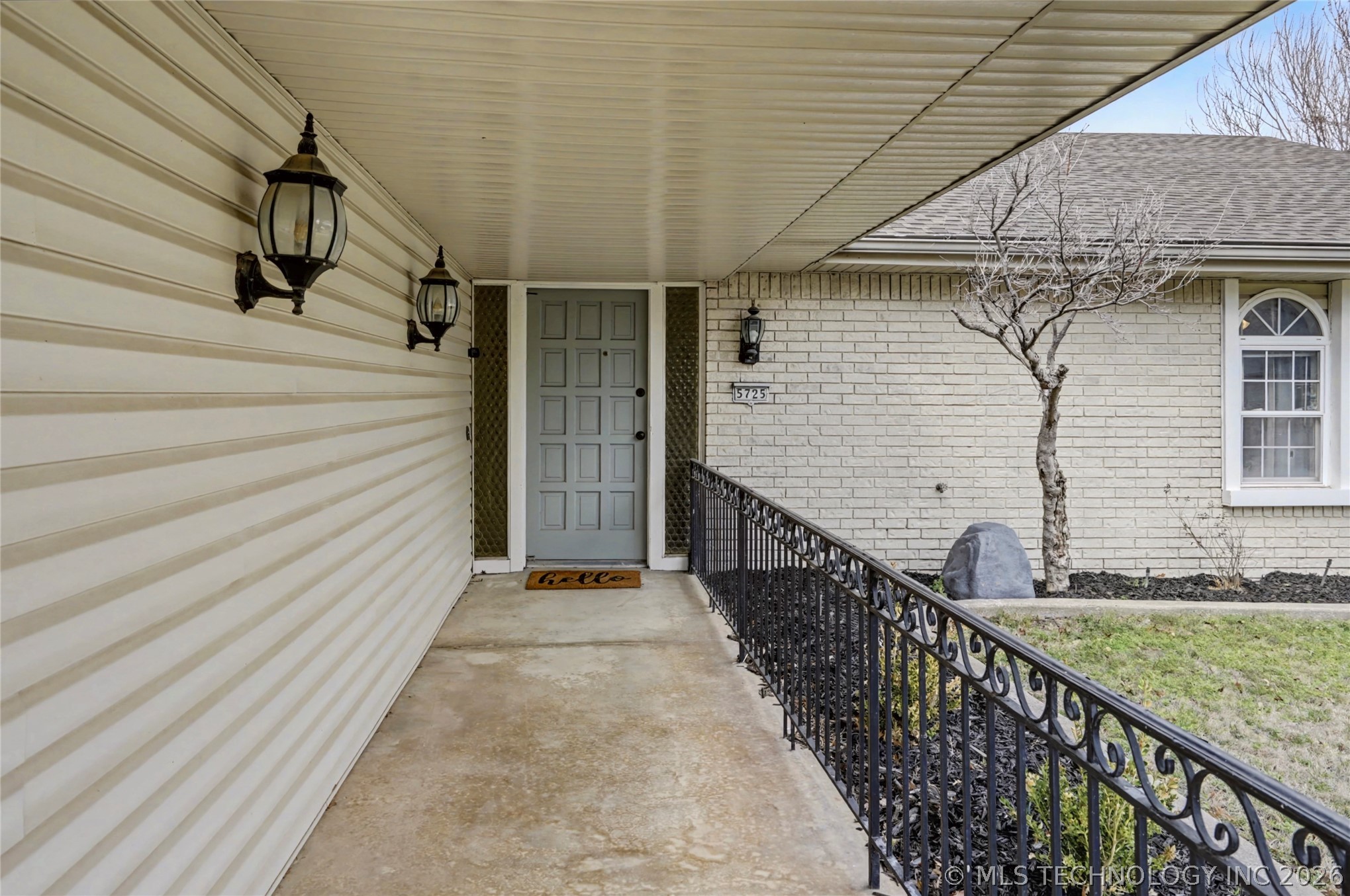 5725 E 65th Street Property Photo 2