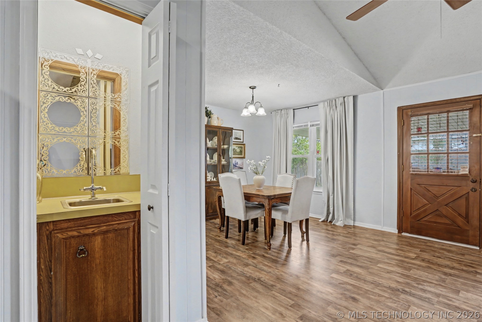 5725 E 65th Street Property Photo 11