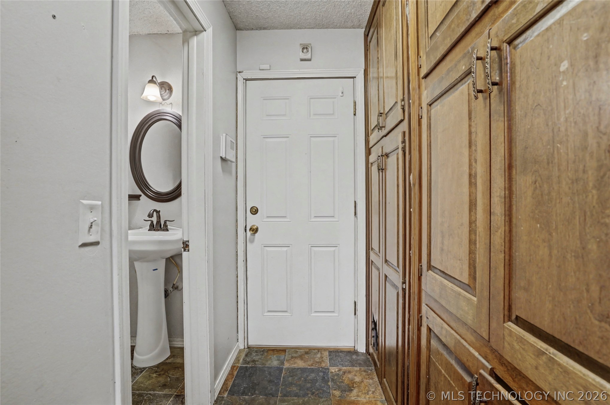 1034 E Courtney Avenue Property Photo 13