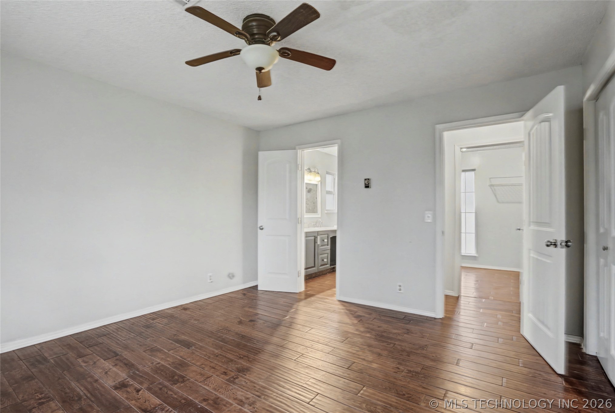 1034 E Courtney Avenue Property Photo 15