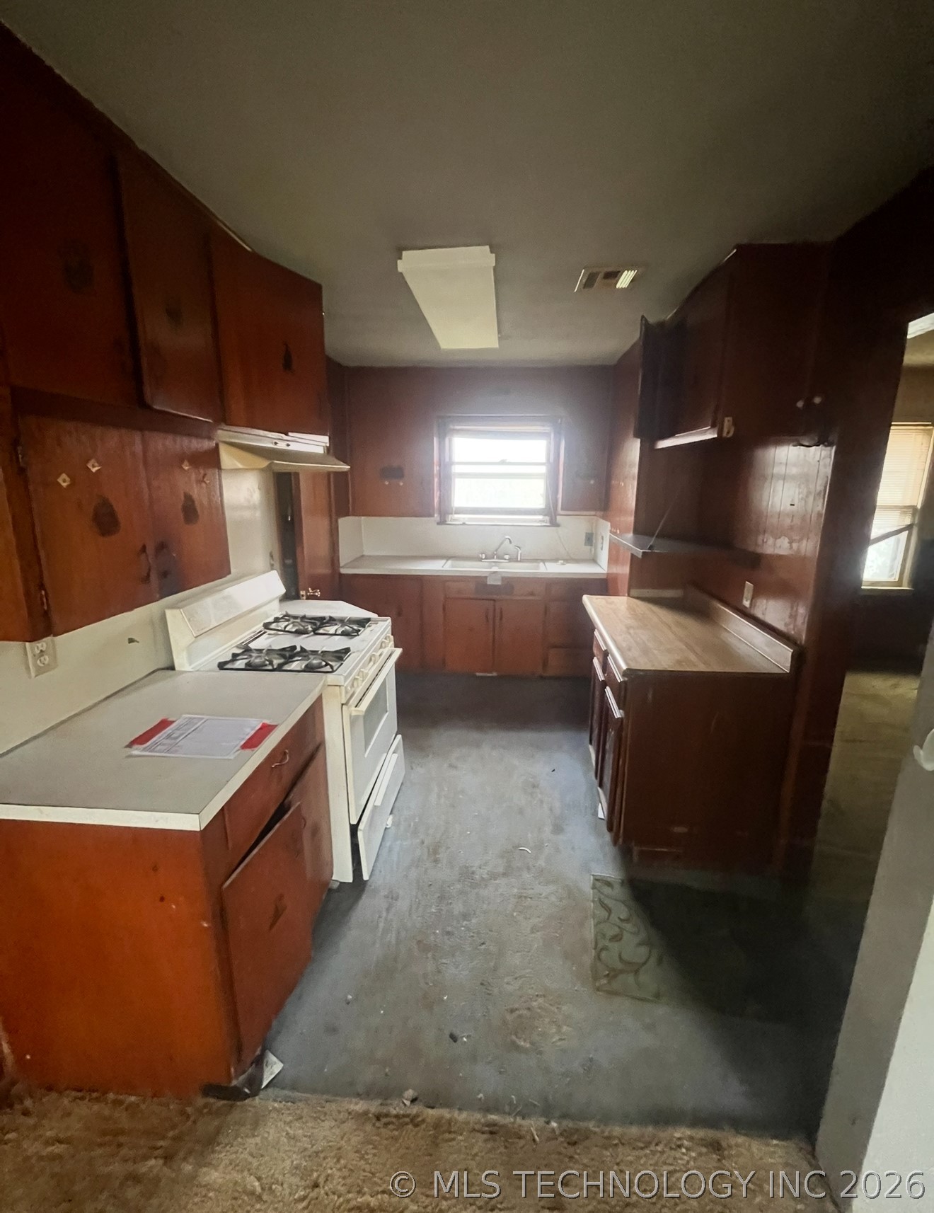 4633 N Troost Avenue Property Photo 2