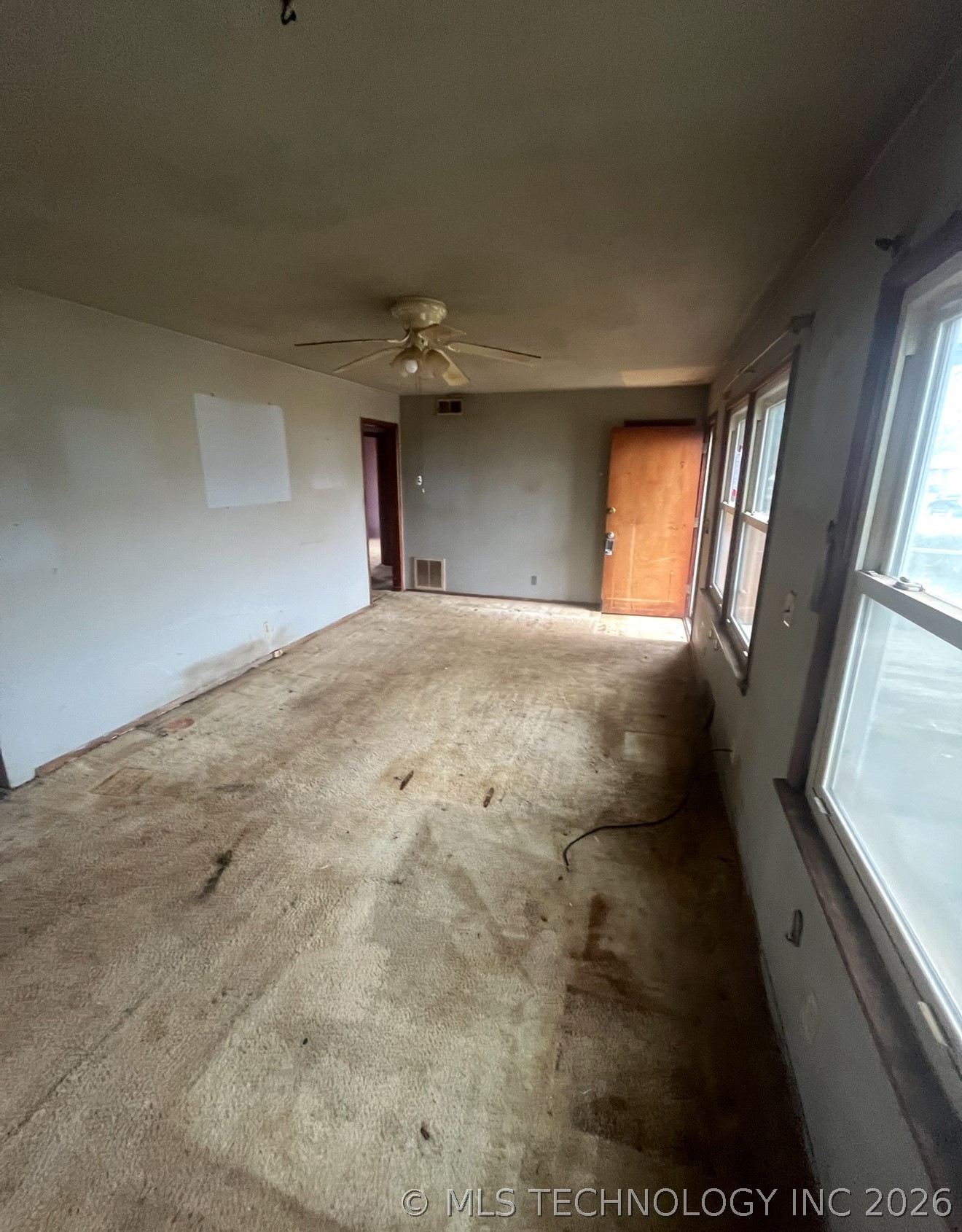 4633 N Troost Avenue Property Photo 4