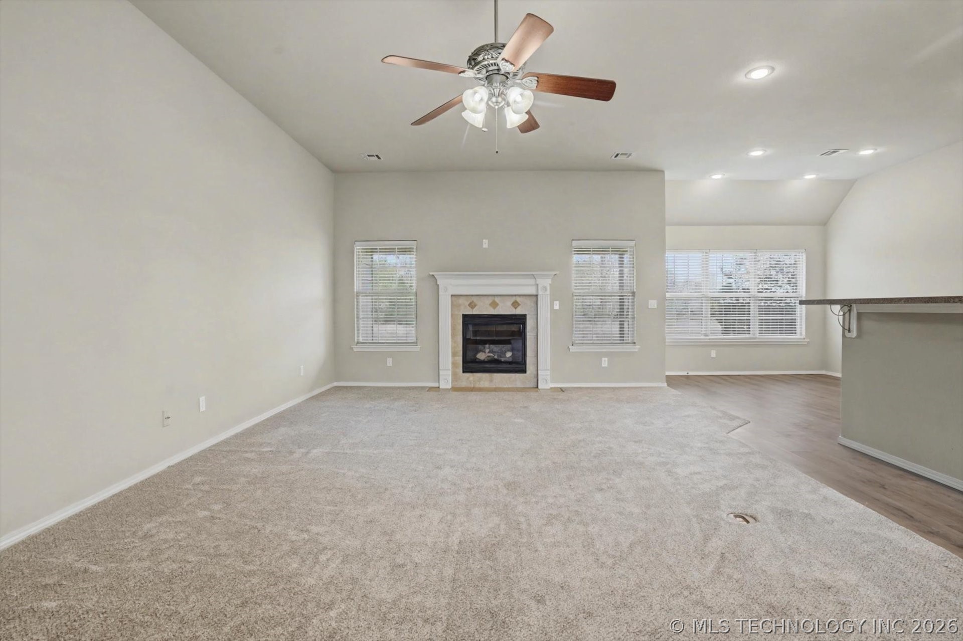 8671 Hawthorne Drive Property Photo 3