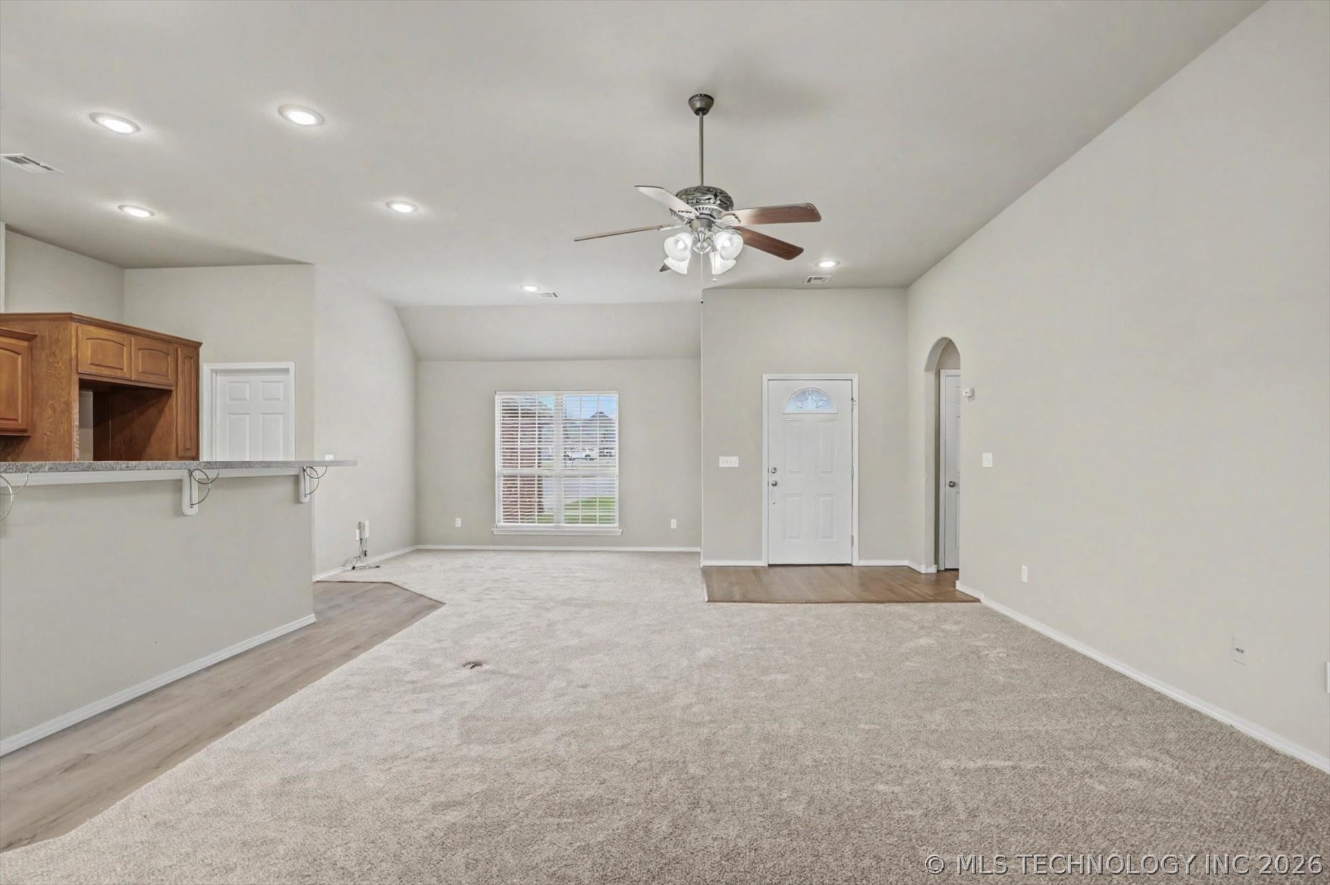 8671 Hawthorne Drive Property Photo 4