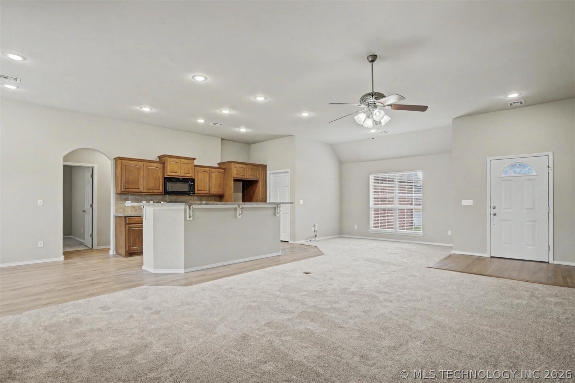 8671 Hawthorne Drive Property Photo 5