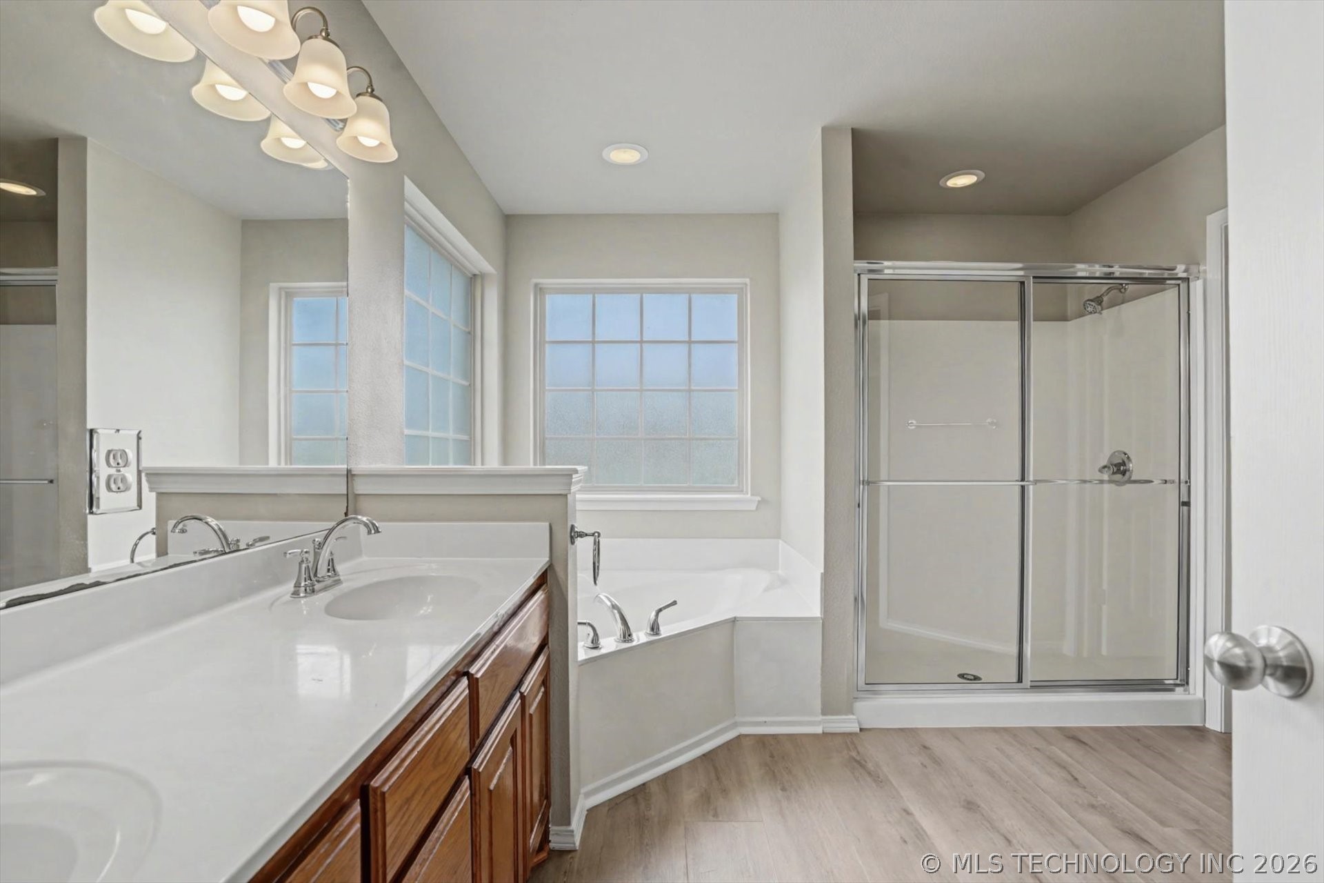 8671 Hawthorne Drive Property Photo 15