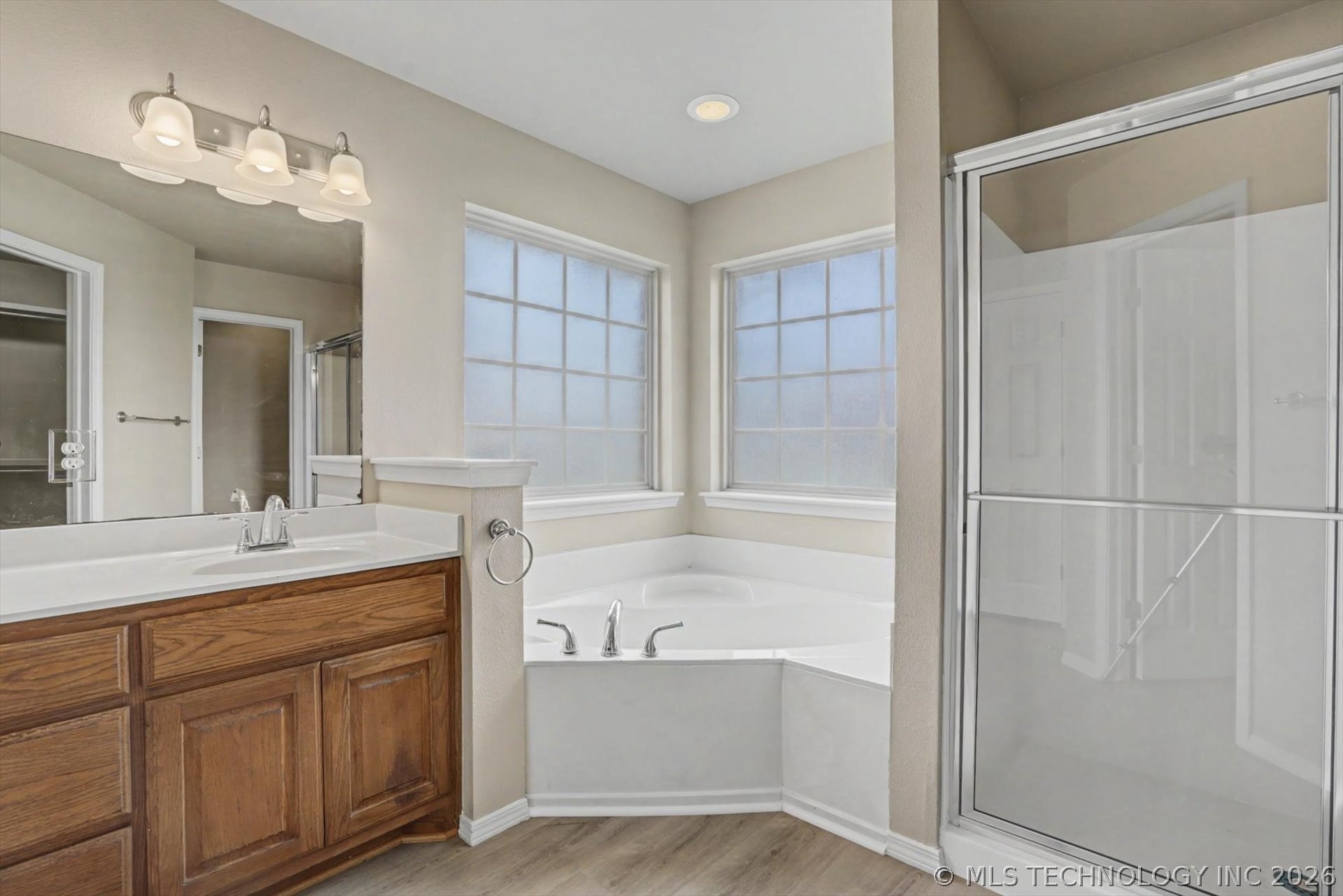 8671 Hawthorne Drive Property Photo 16