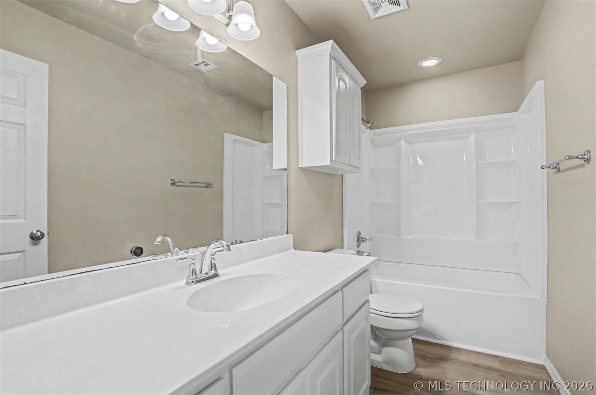 8671 Hawthorne Drive Property Photo 23
