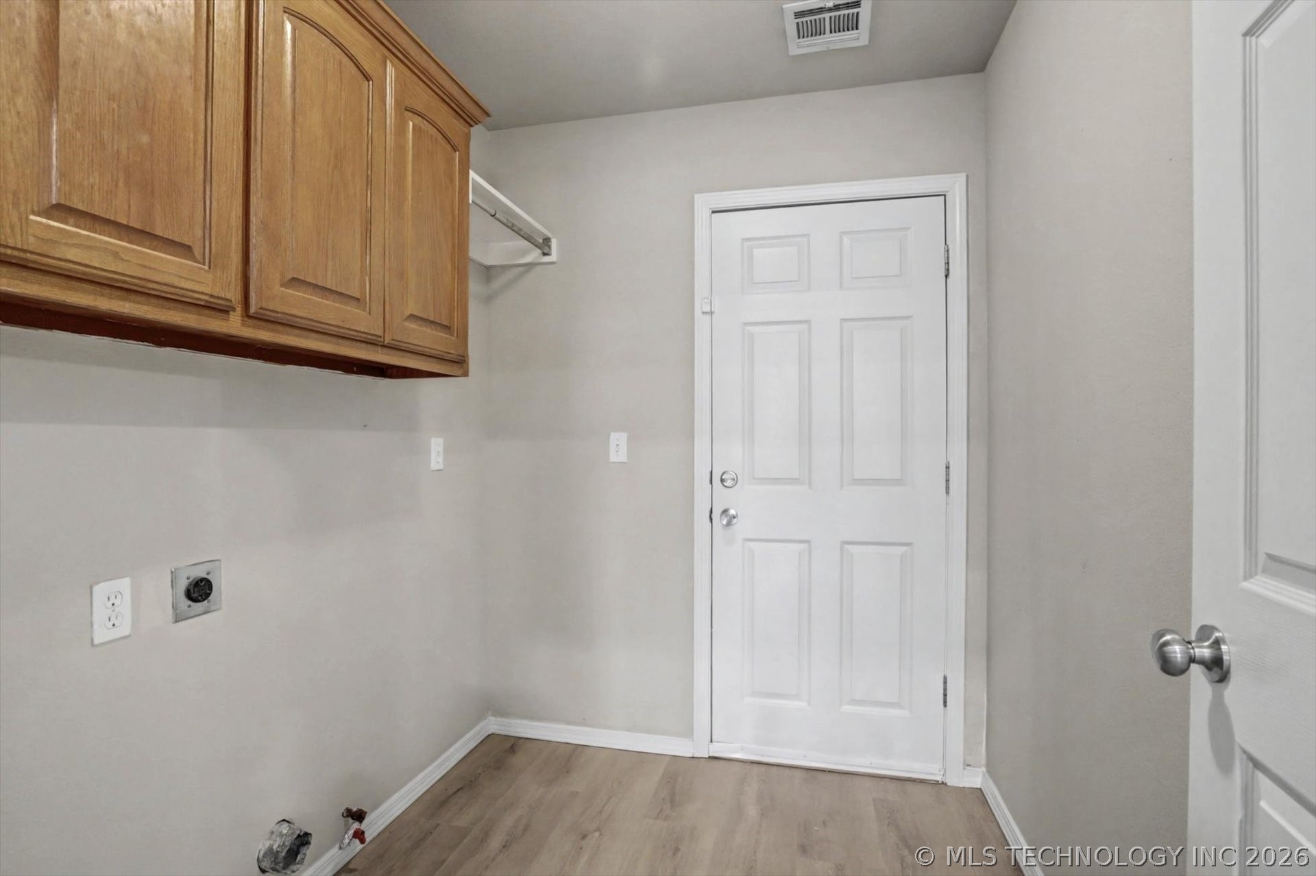 8671 Hawthorne Drive Property Photo 25