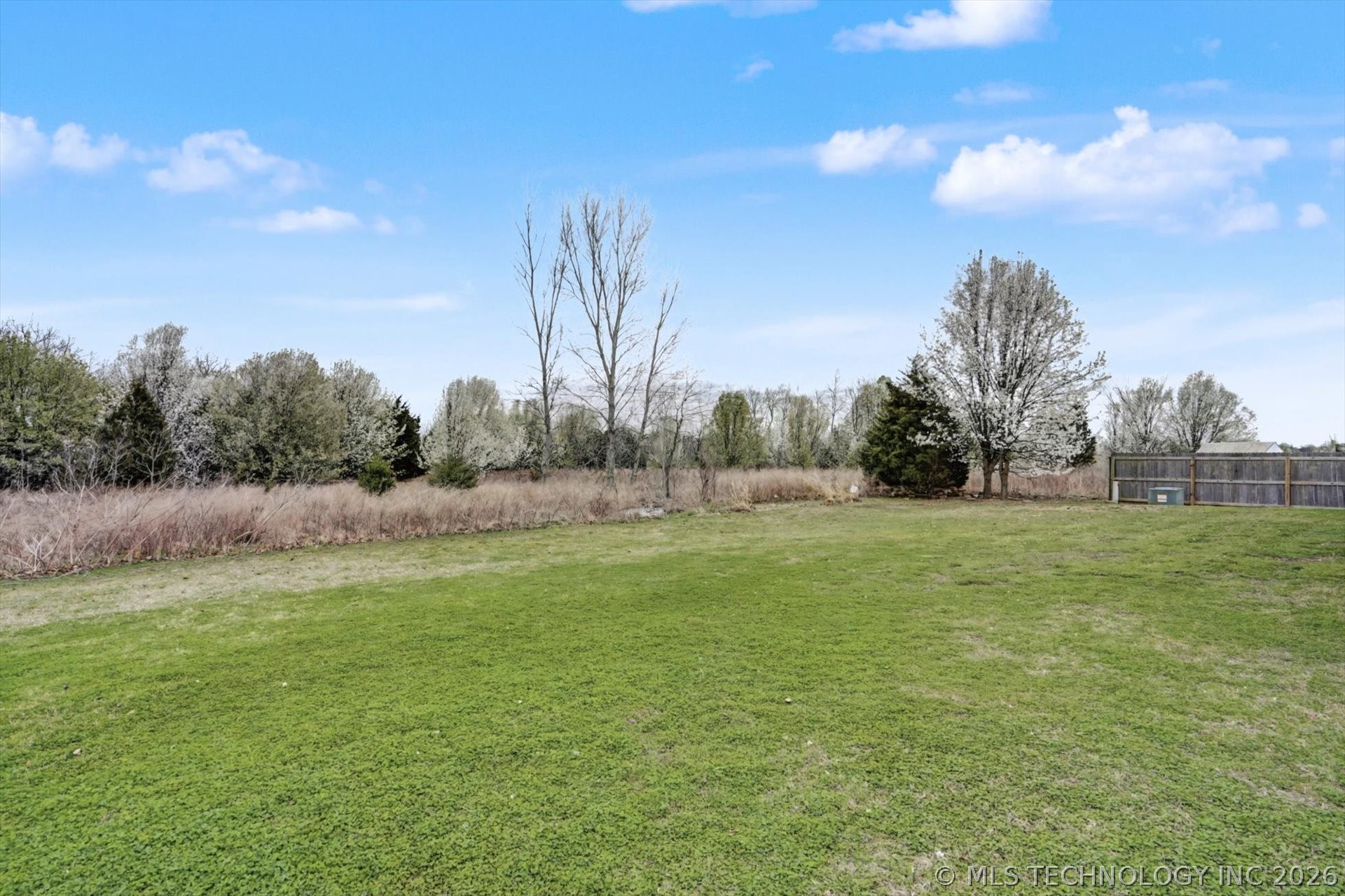 8671 Hawthorne Drive Property Photo 26