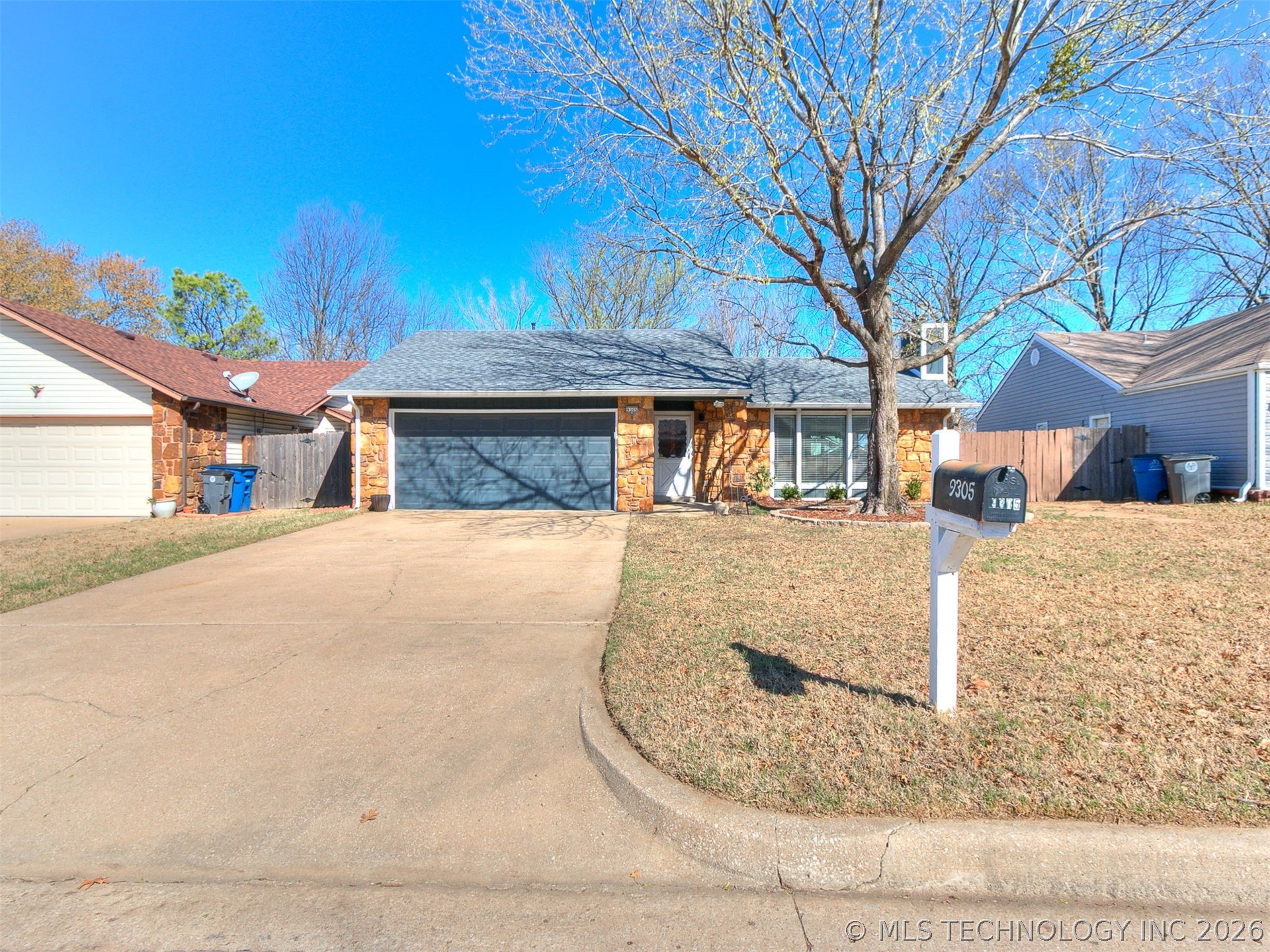 9305 E 93rd Street Property Photo 1