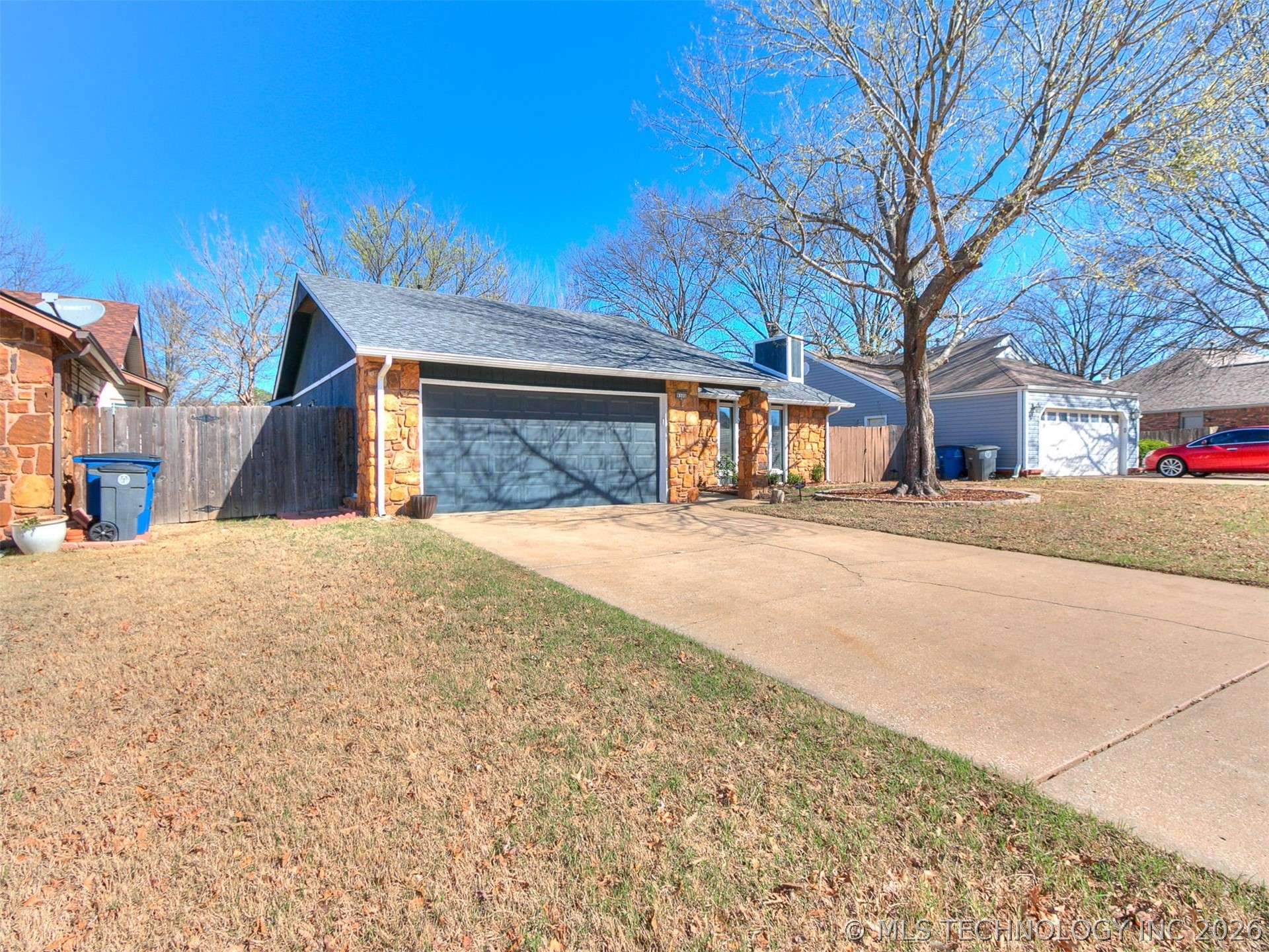9305 E 93rd Street Property Photo 6