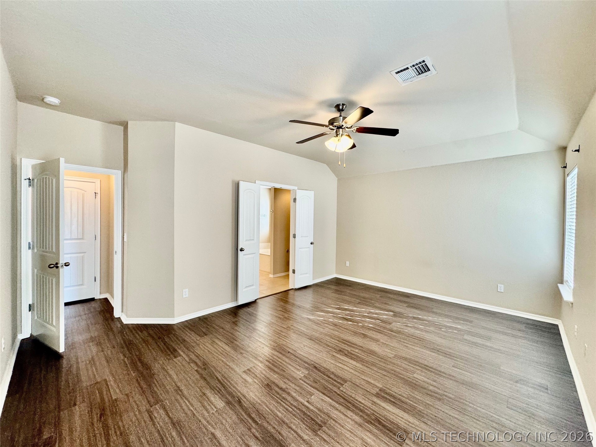 10724 N 146th East Avenue Property Photo 18