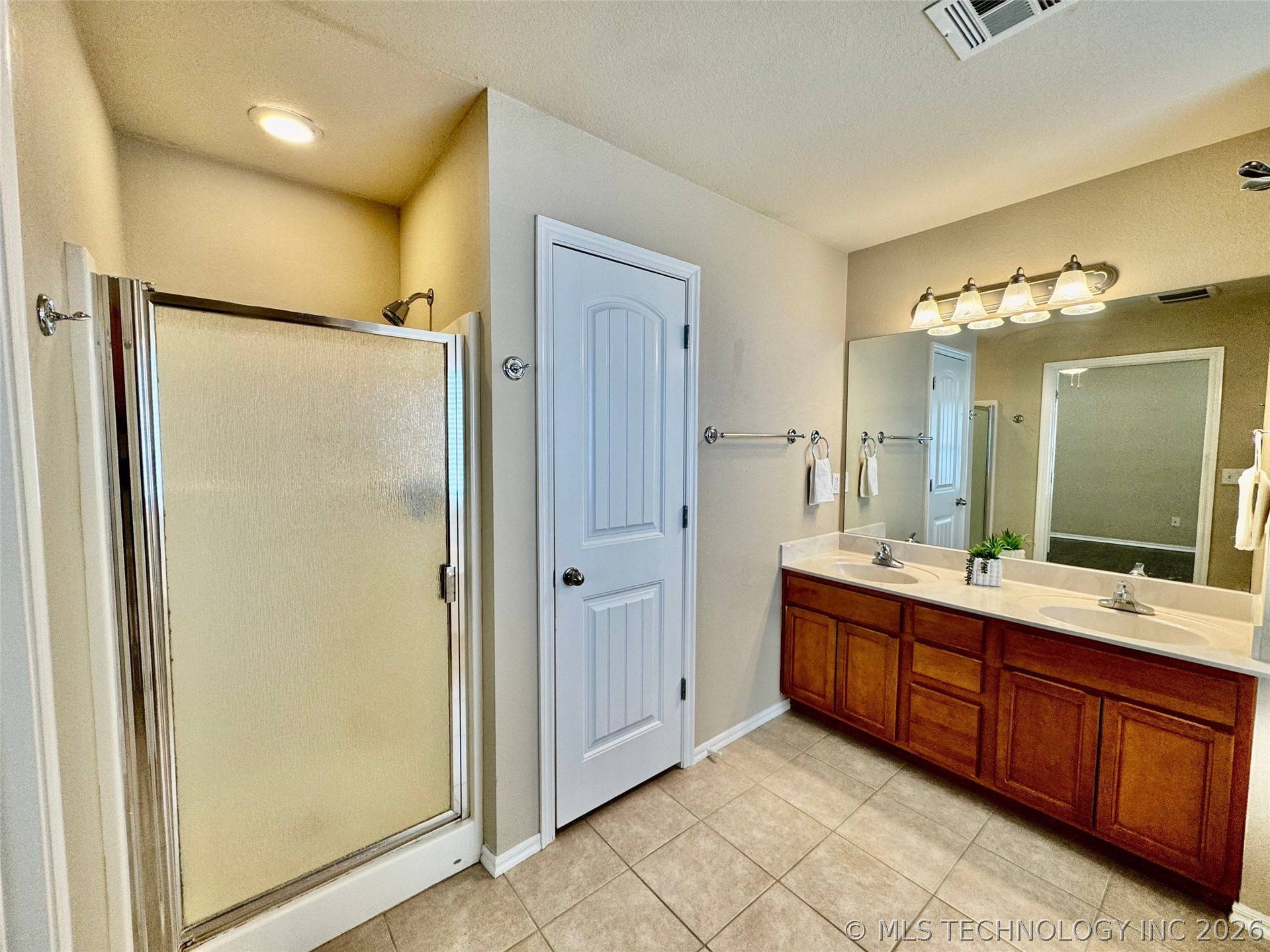10724 N 146th East Avenue Property Photo 20
