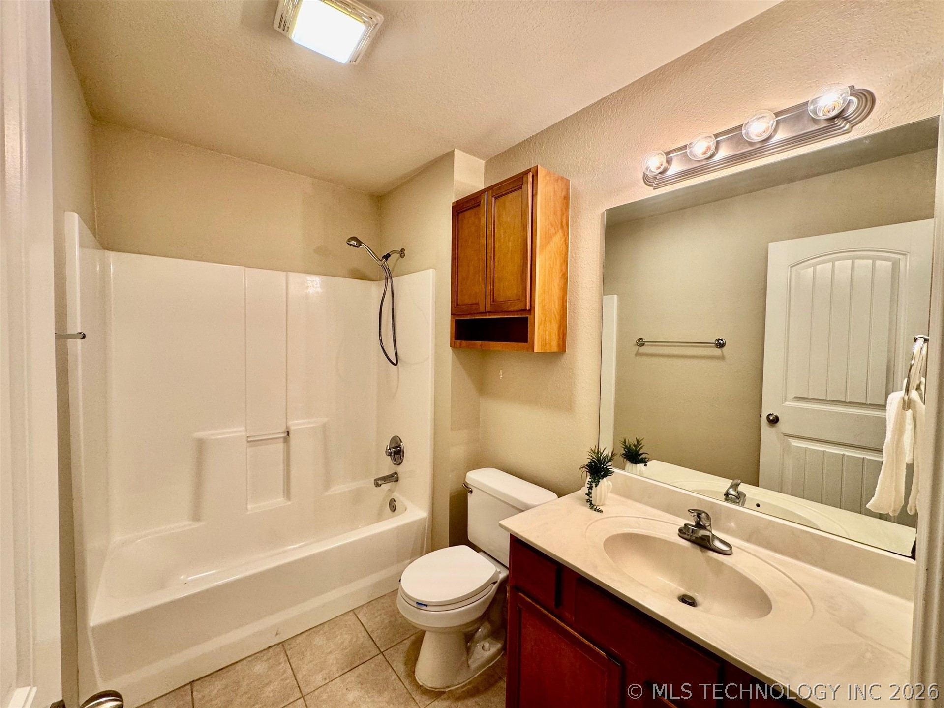 10724 N 146th East Avenue Property Photo 25