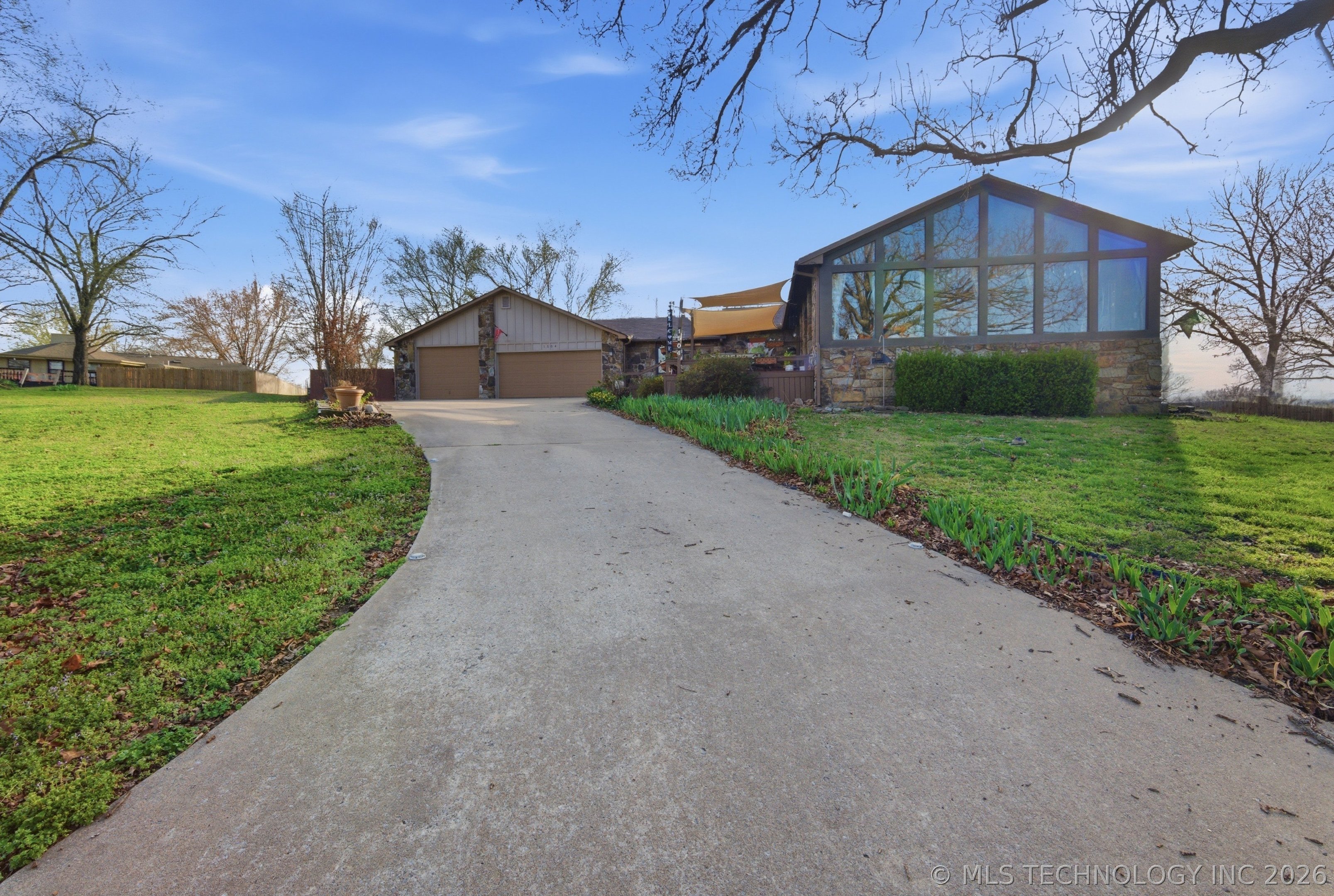 1504 Carey Drive Property Photo 1