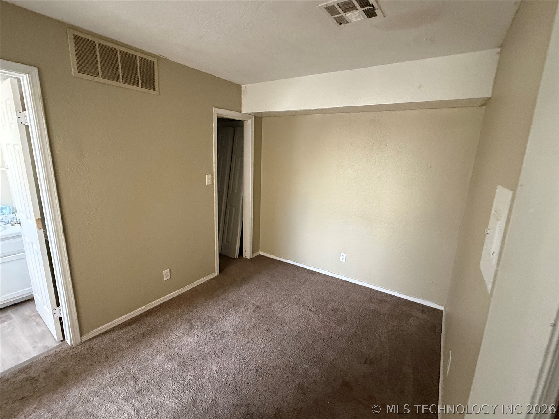 1808 E 66th Place D301 Property Photo 3