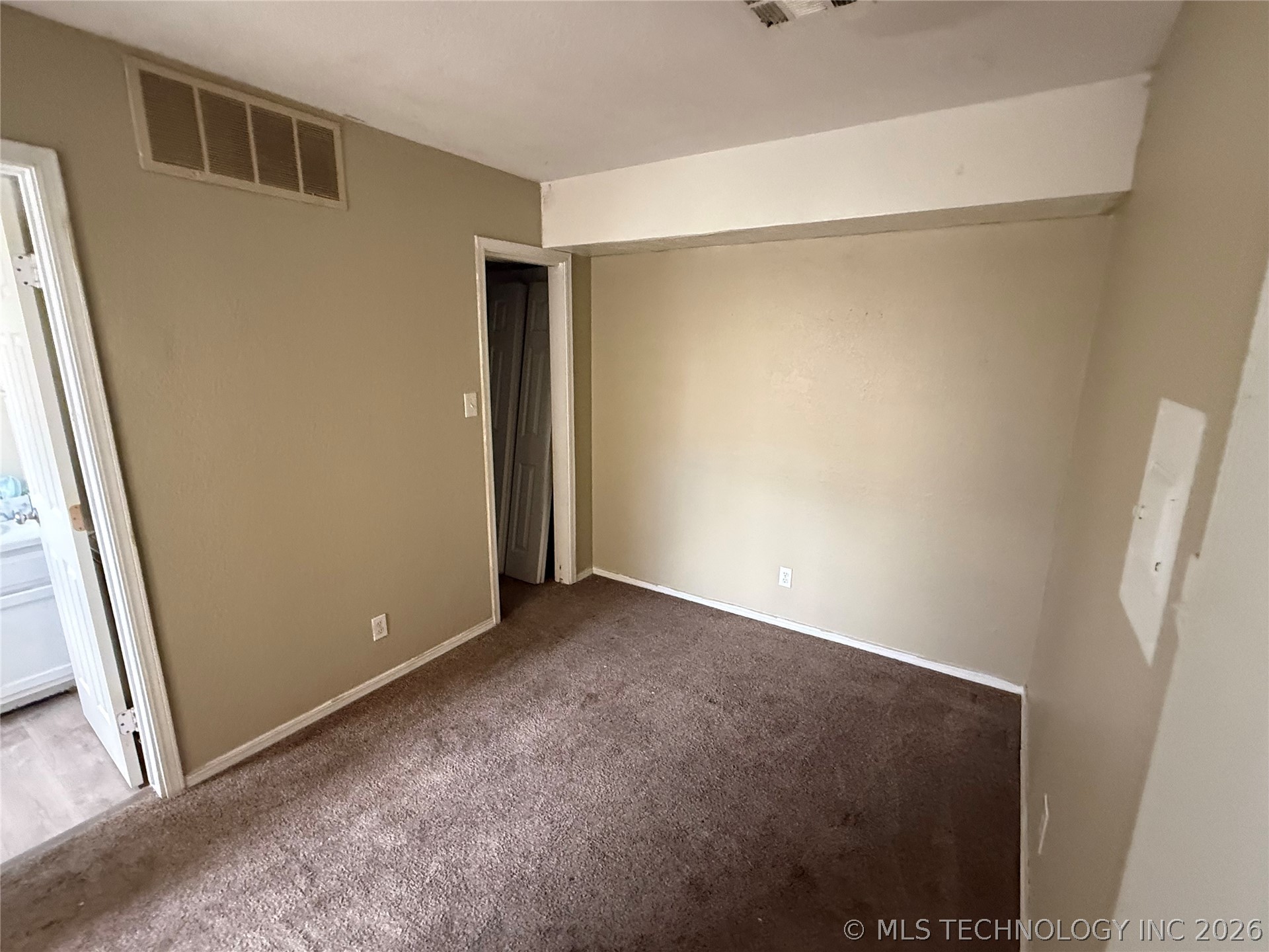 1808 E 66th Place D301 Property Photo 4