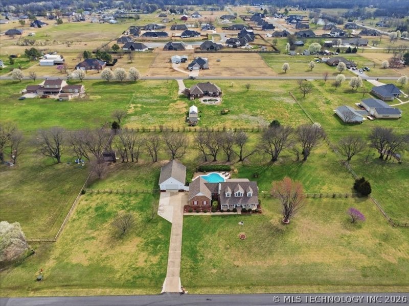 10761 N 155th East Avenue Property Photo 6