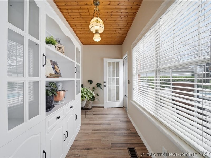 10761 N 155th East Avenue Property Photo 15