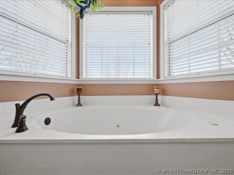 10761 N 155th East Avenue Property Photo 21