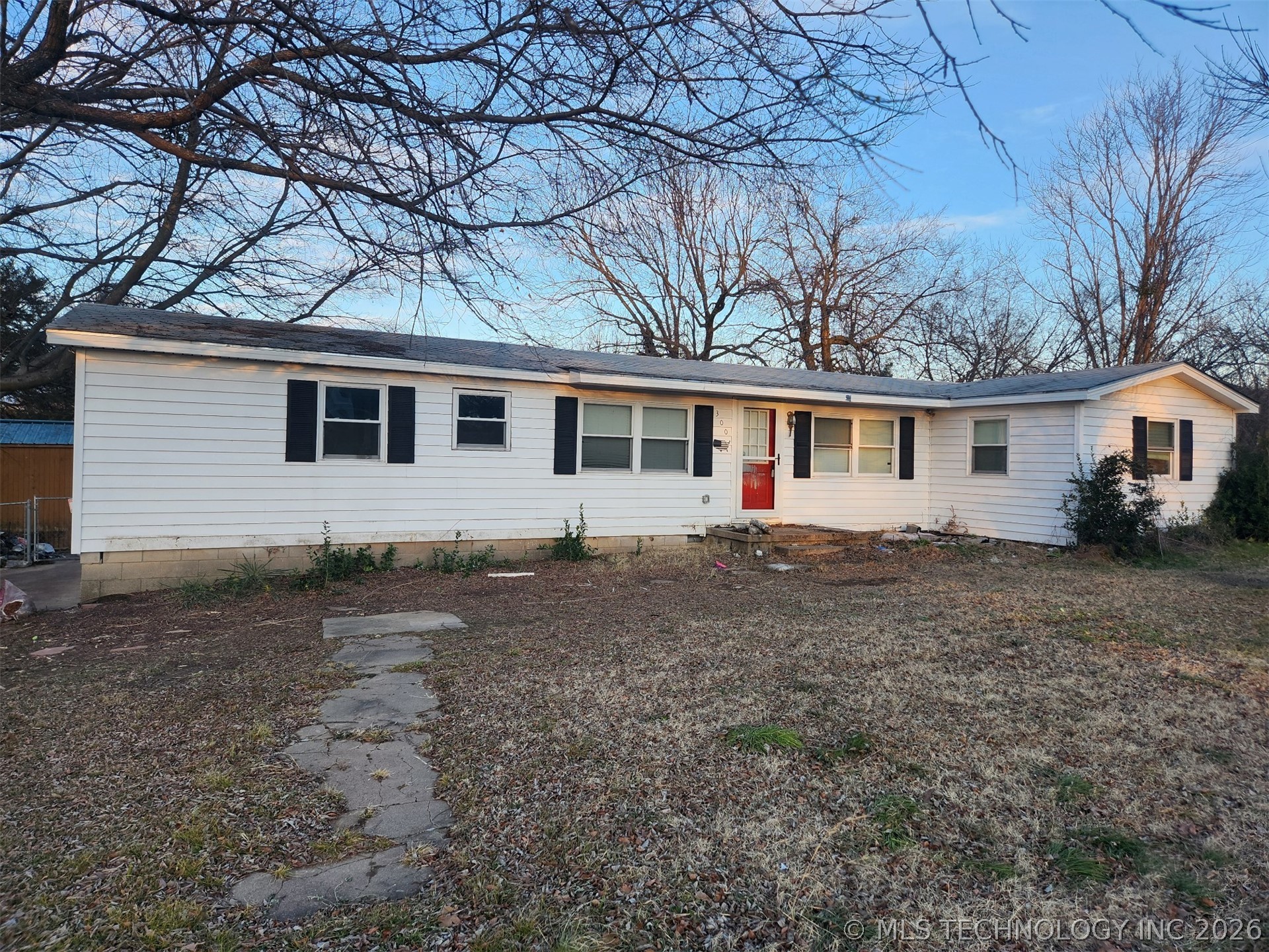300 Se Johnson Property Photo 1