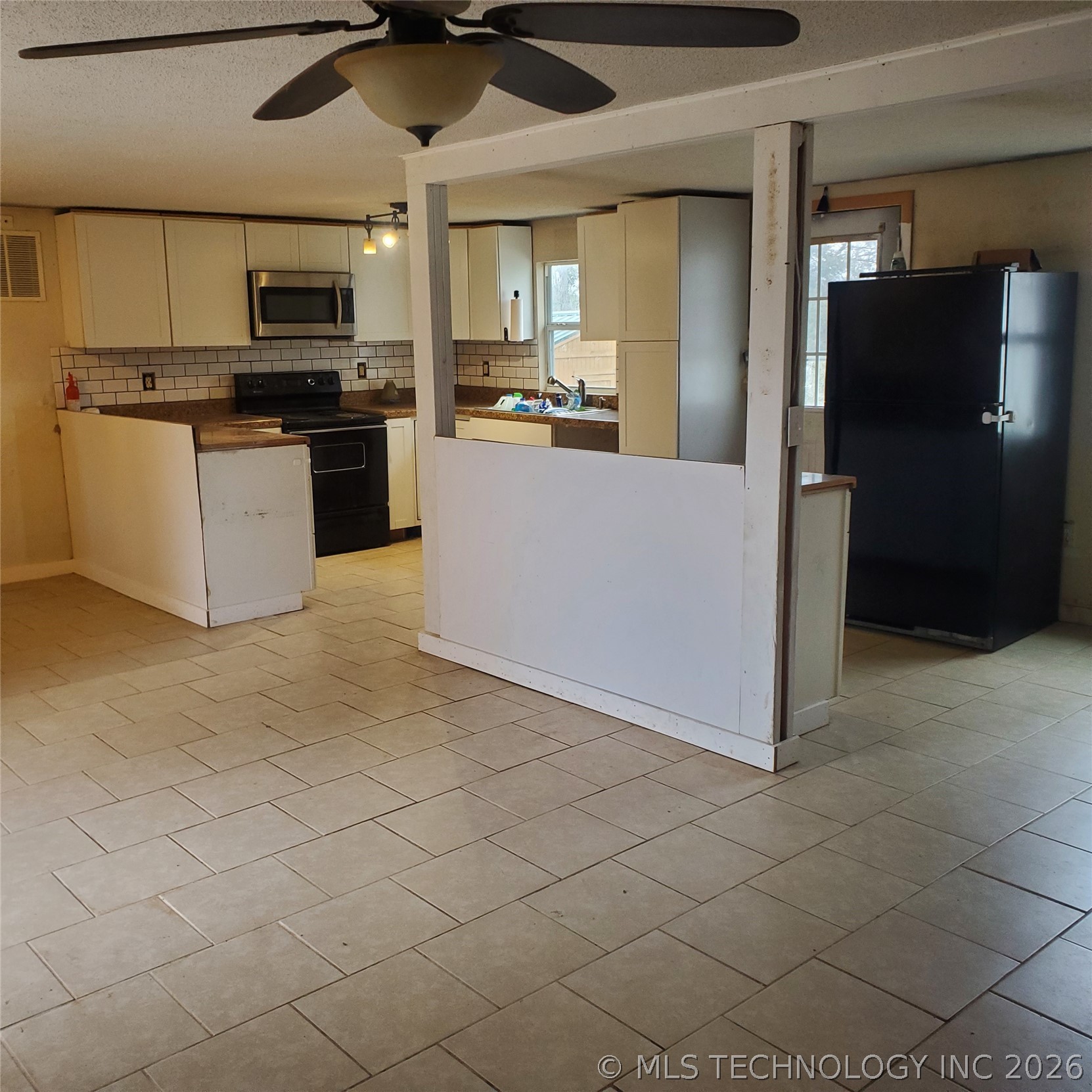 300 Se Johnson Property Photo 4