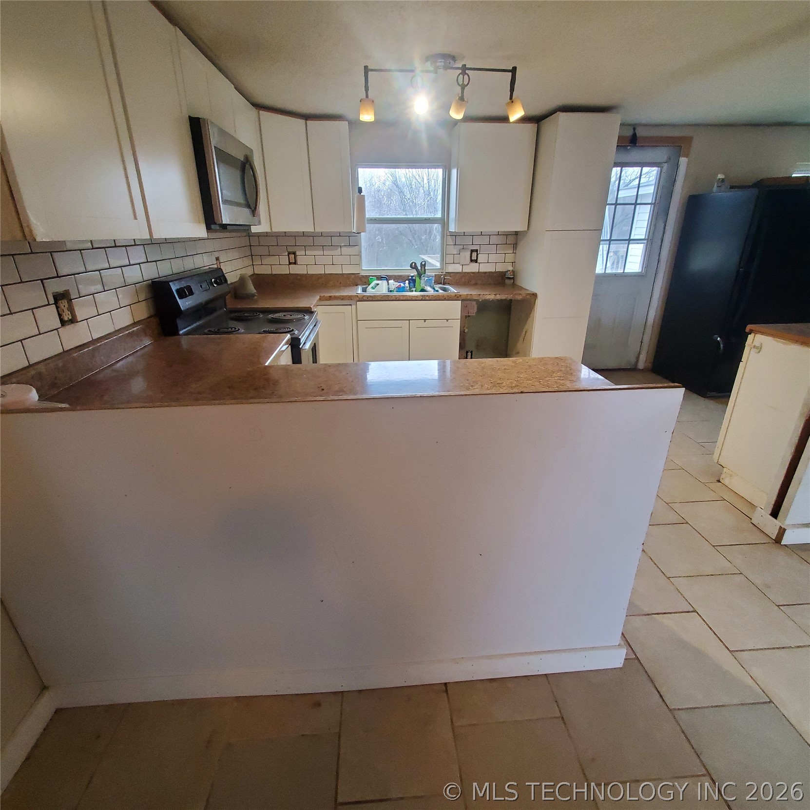 300 Se Johnson Property Photo 5