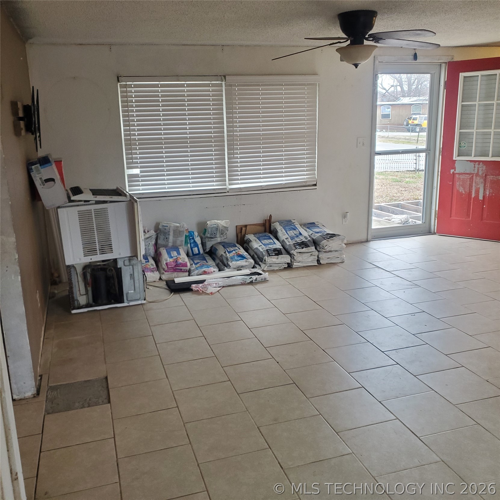 300 Se Johnson Property Photo 6
