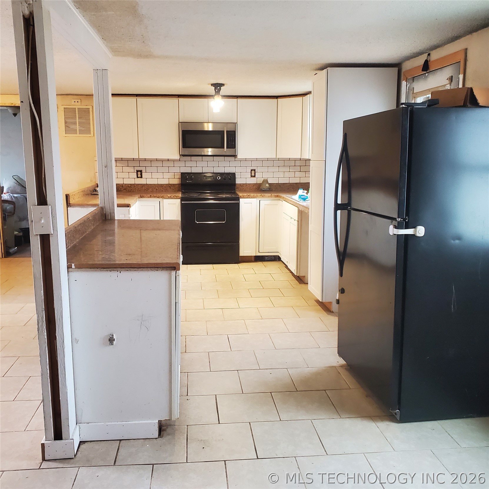 300 Se Johnson Property Photo 7